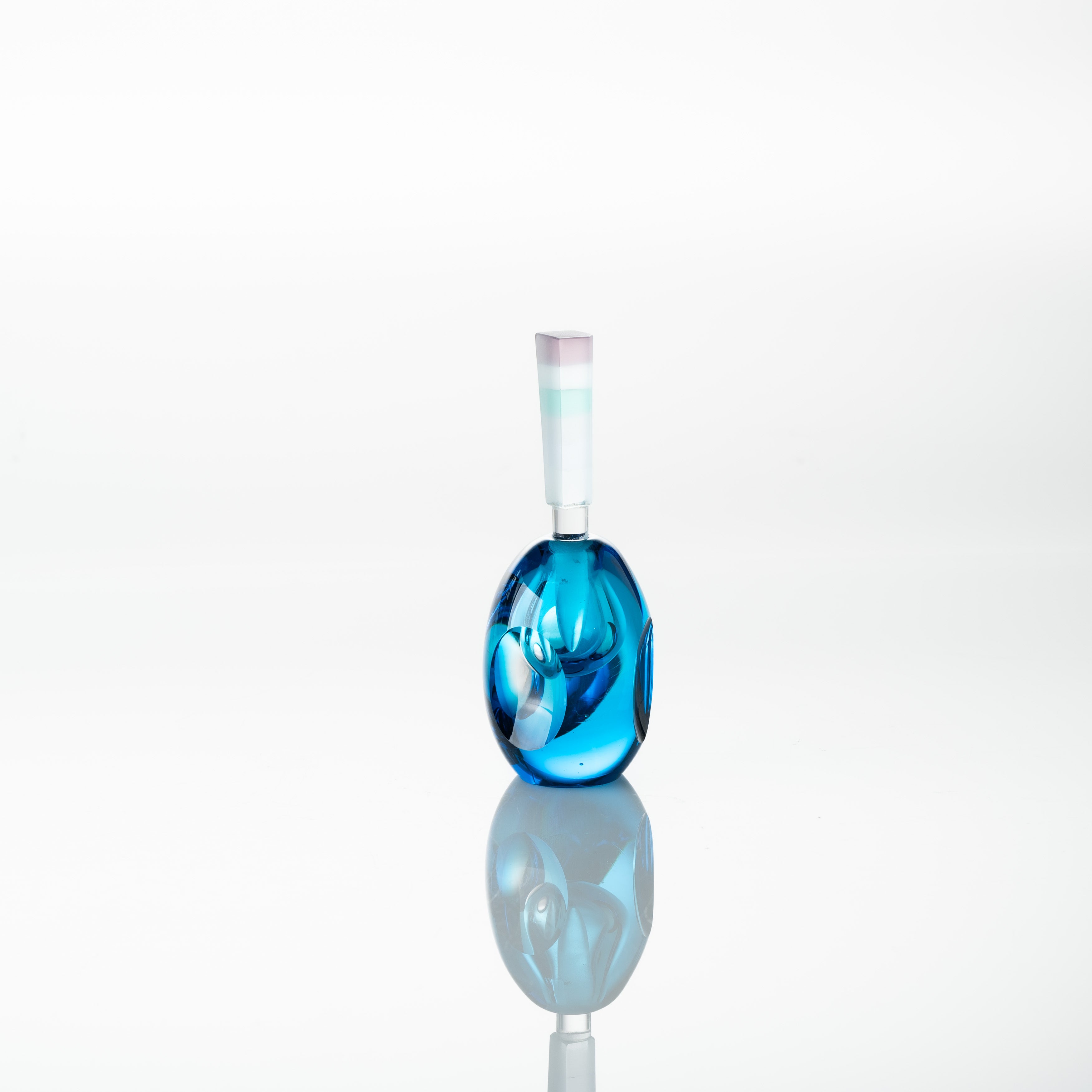 Erinnerungen an die Farben des Ozeans Blau Parfümflasche