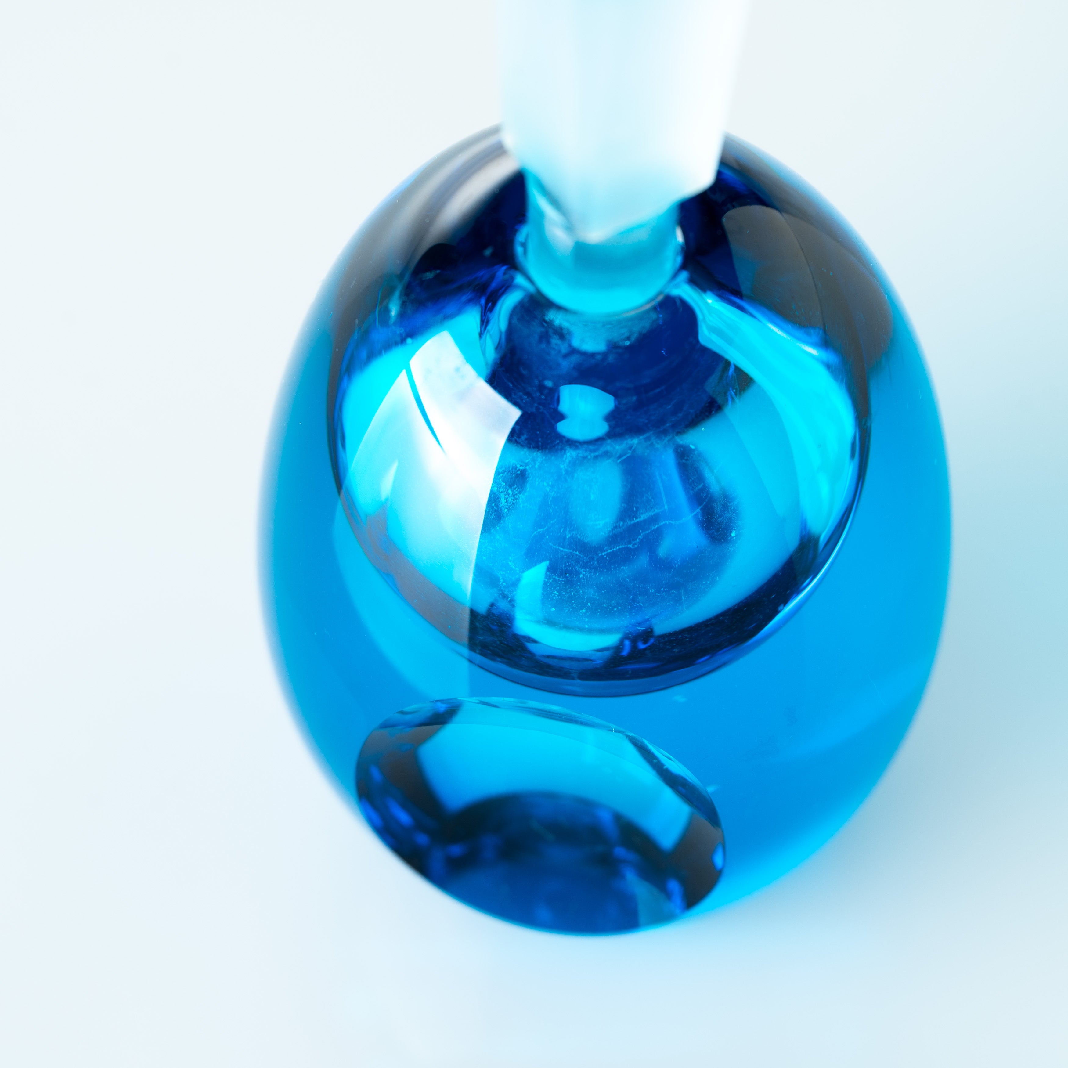 Erinnerungen an die Farben des Ozeans Blau Parfümflasche