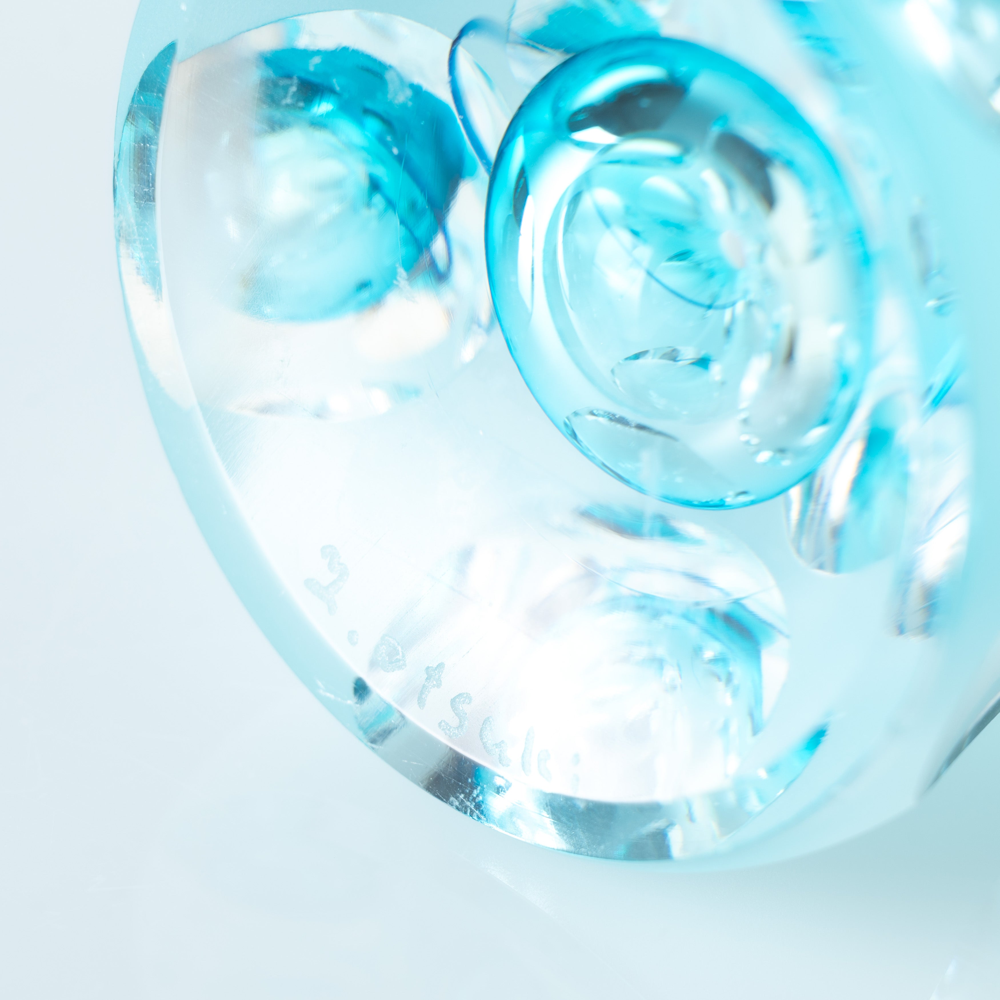 Erinnerungen an die Farben des Himmels Blau Parfümflasche
