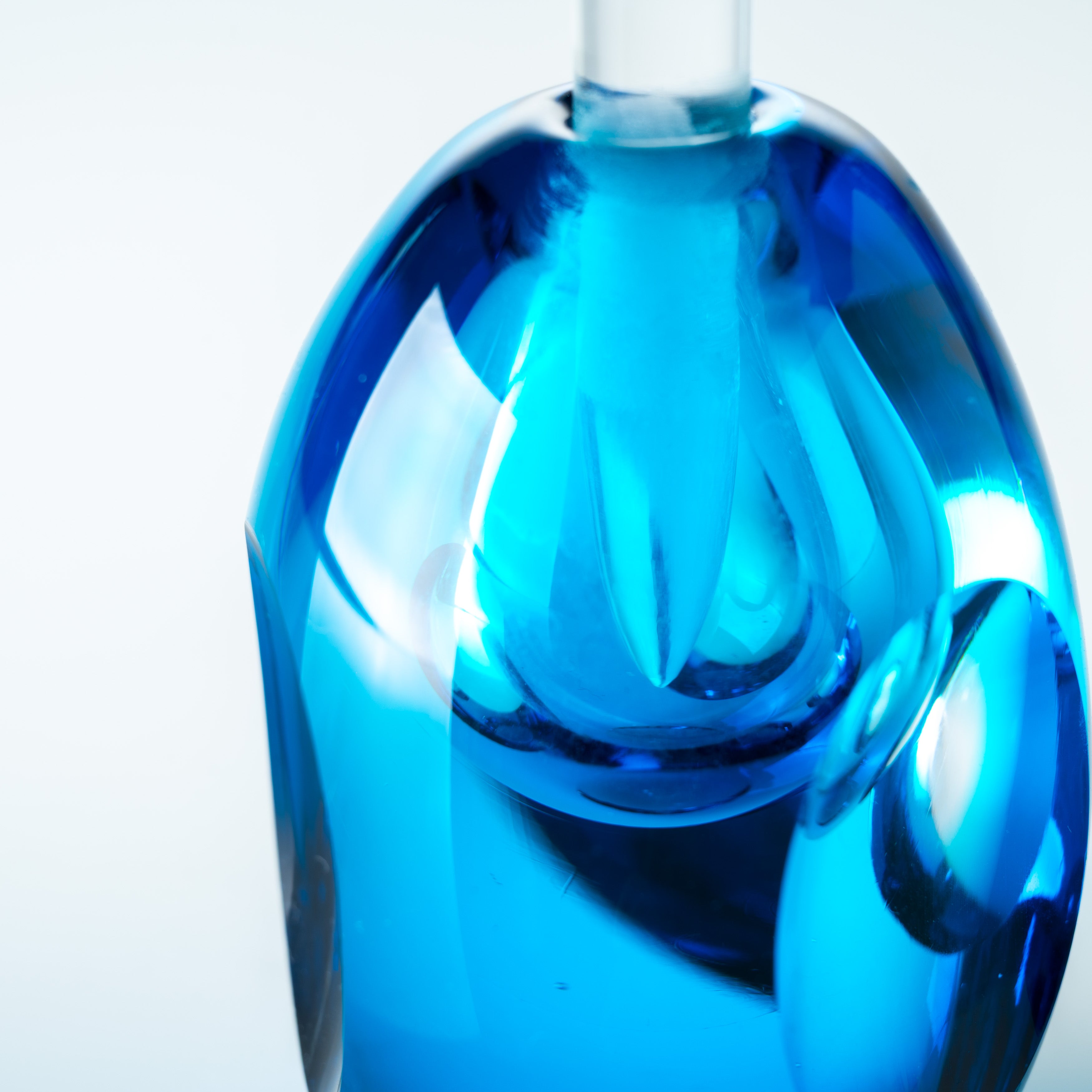Erinnerungen an die Farben des Ozeans Blau Parfümflasche