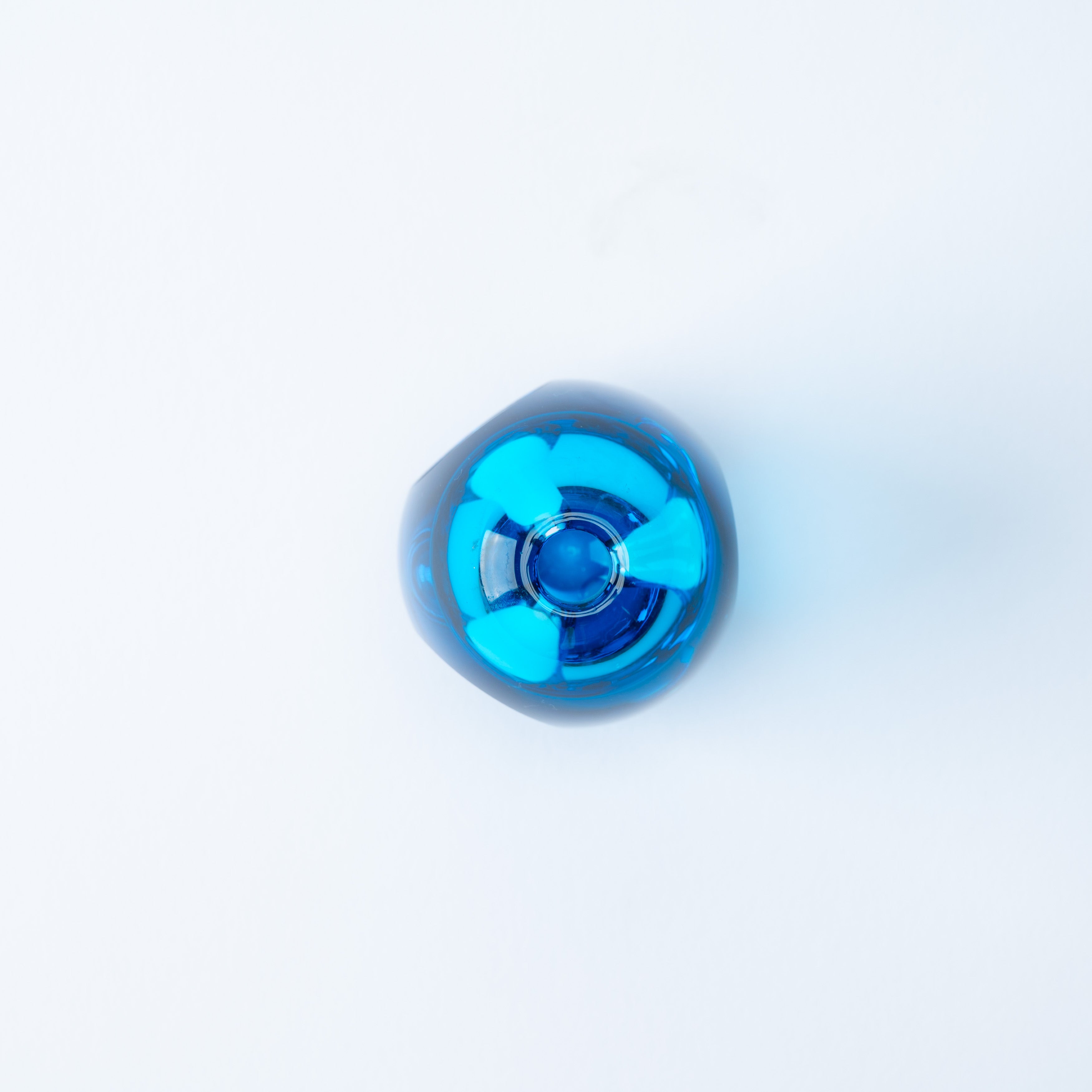 Erinnerungen an die Farben des Ozeans Blau Parfümflasche