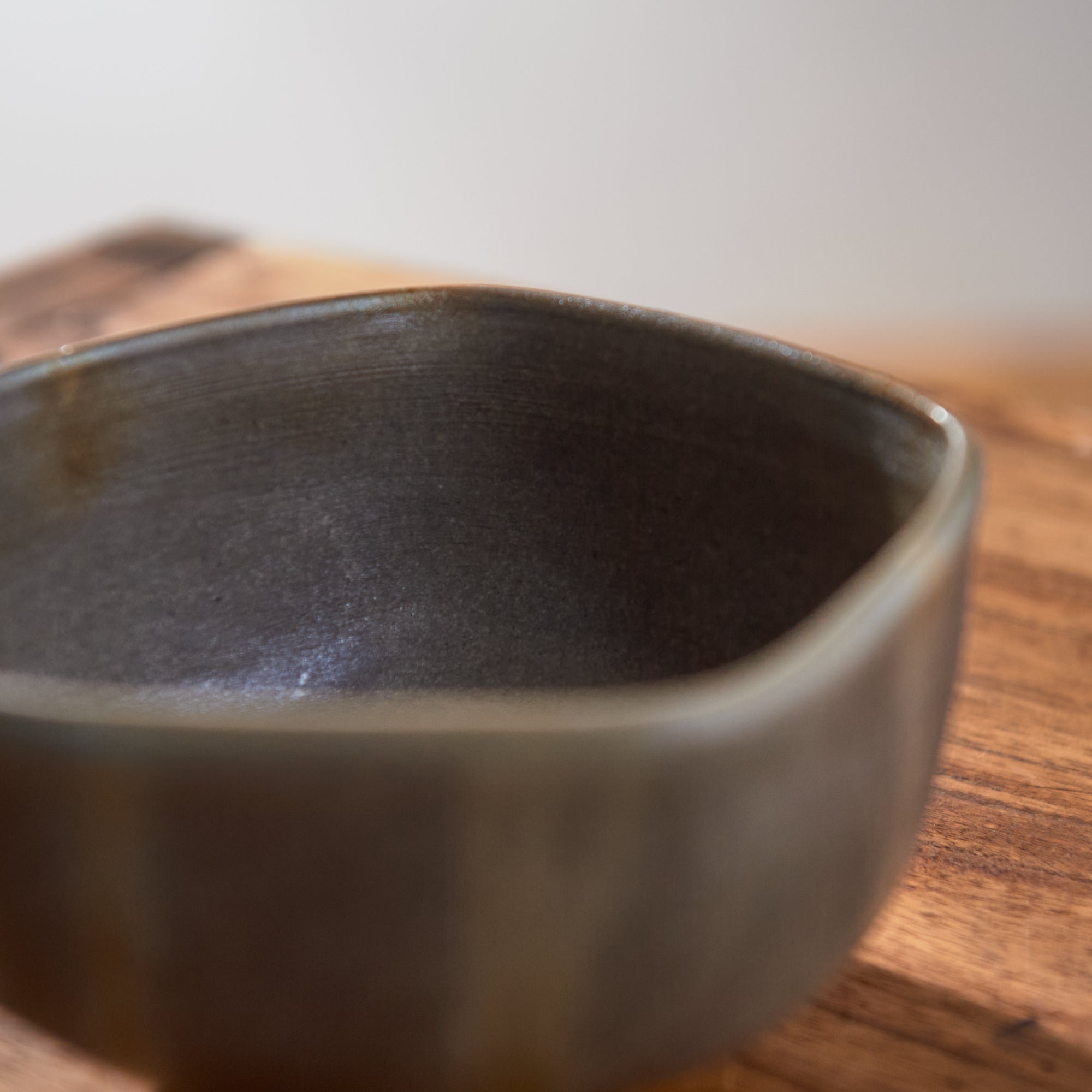 Ao-Bizen Five-Sided Matcha Bowl