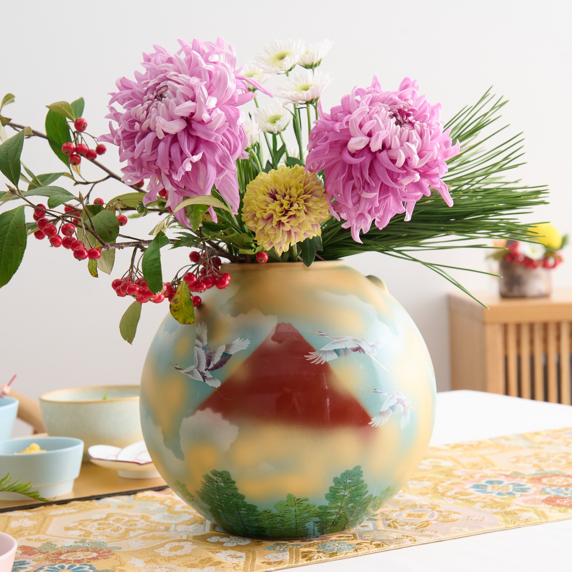 Red Fuji and Crane Flower Vase with Stand