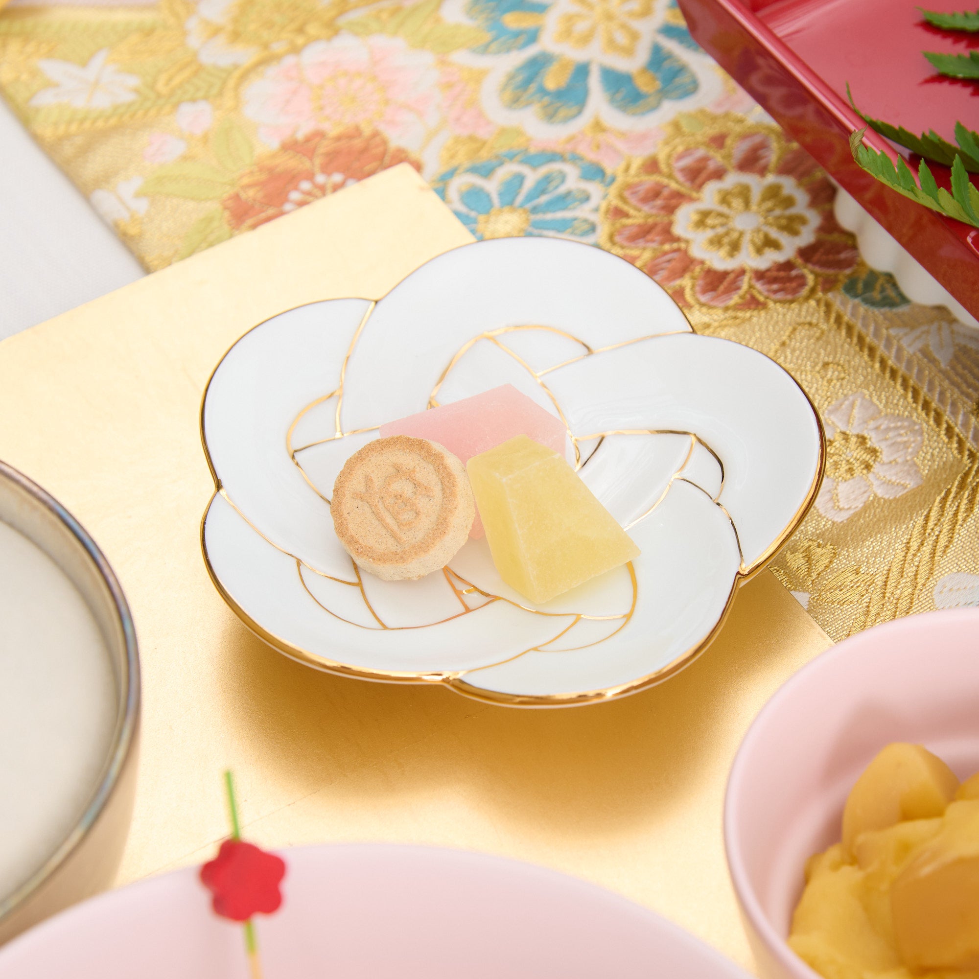 Plum Blossom Knot Sauce Plate