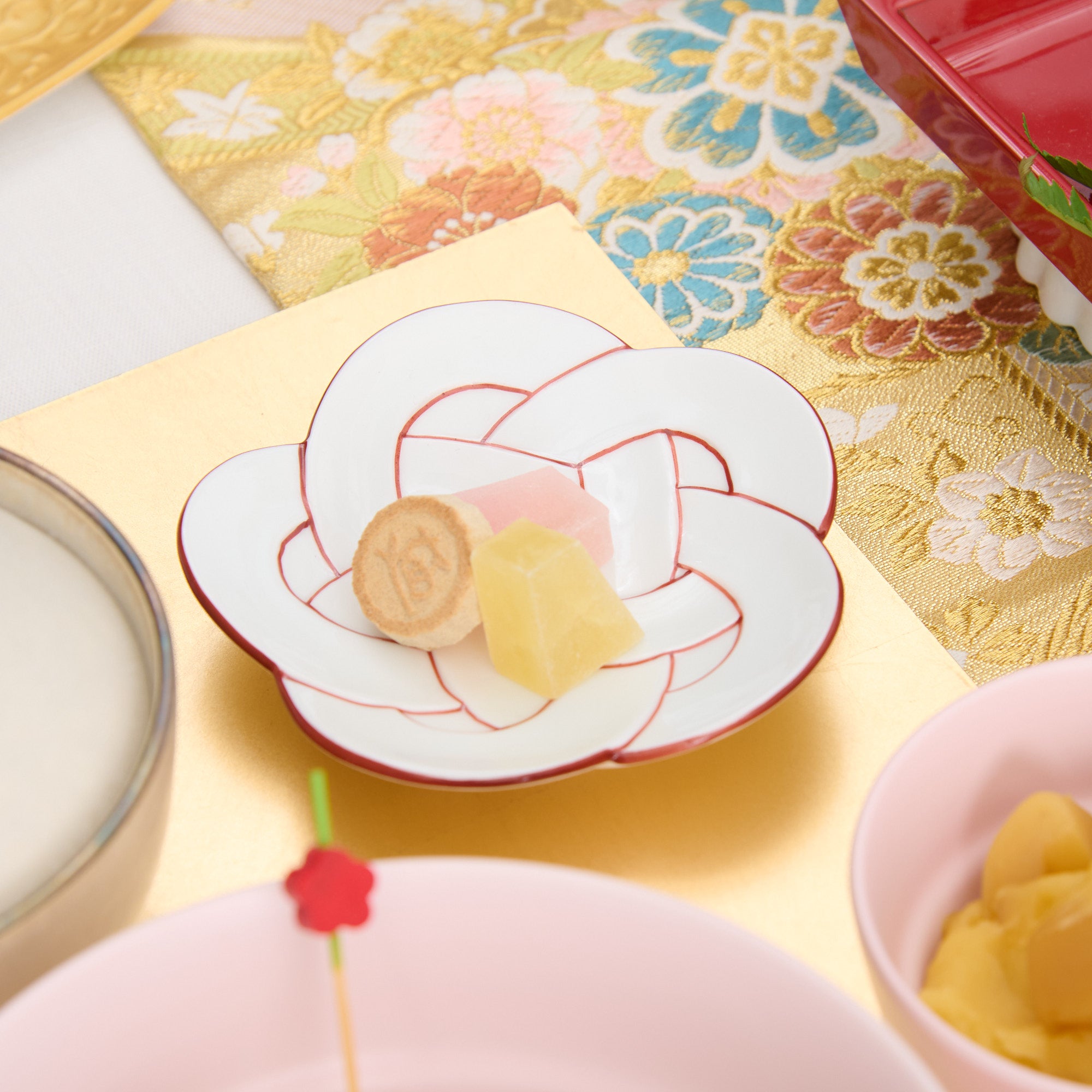 Plum Blossom Knot Sauce Plate