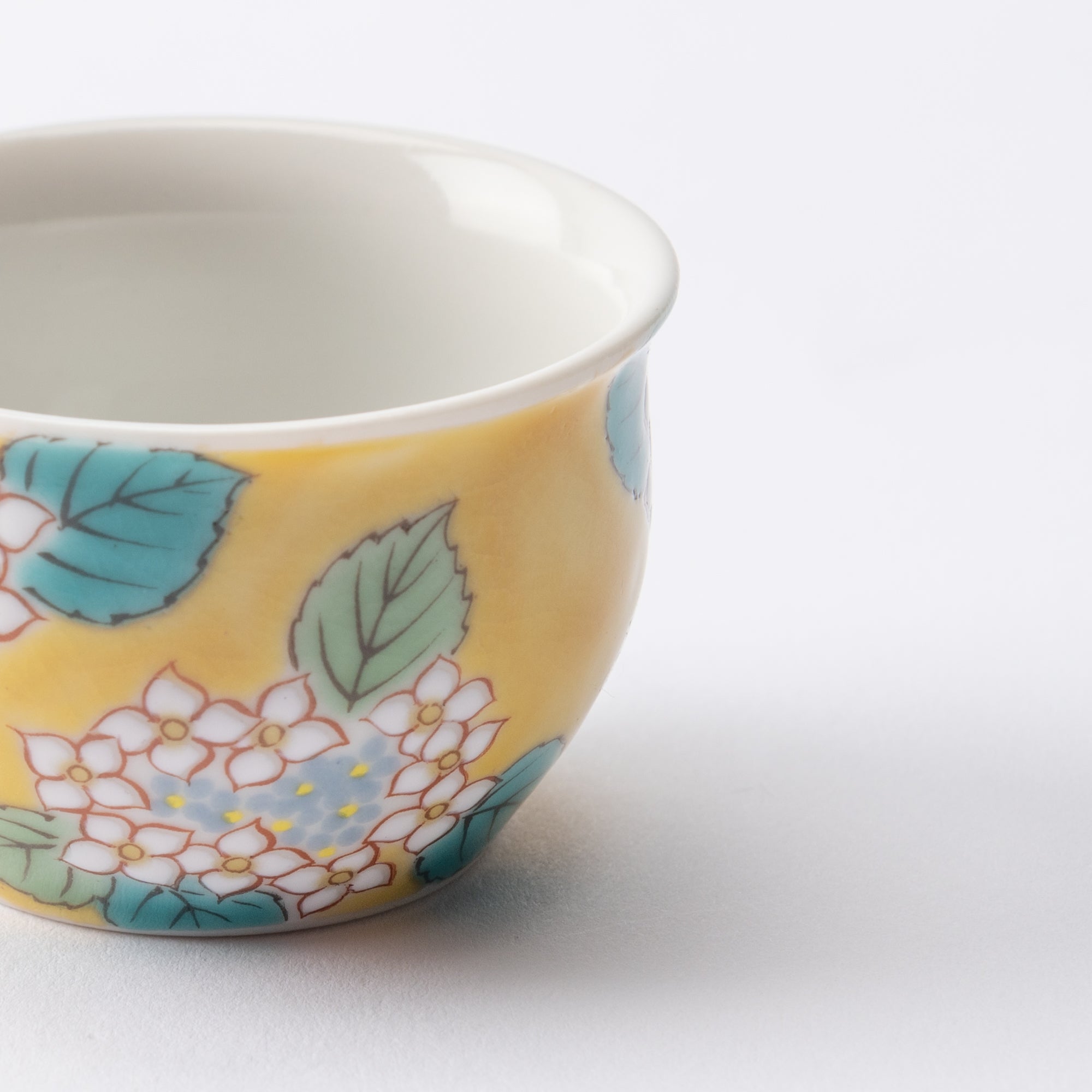 Juego de tazas de sake Ochoko con flores de temporada