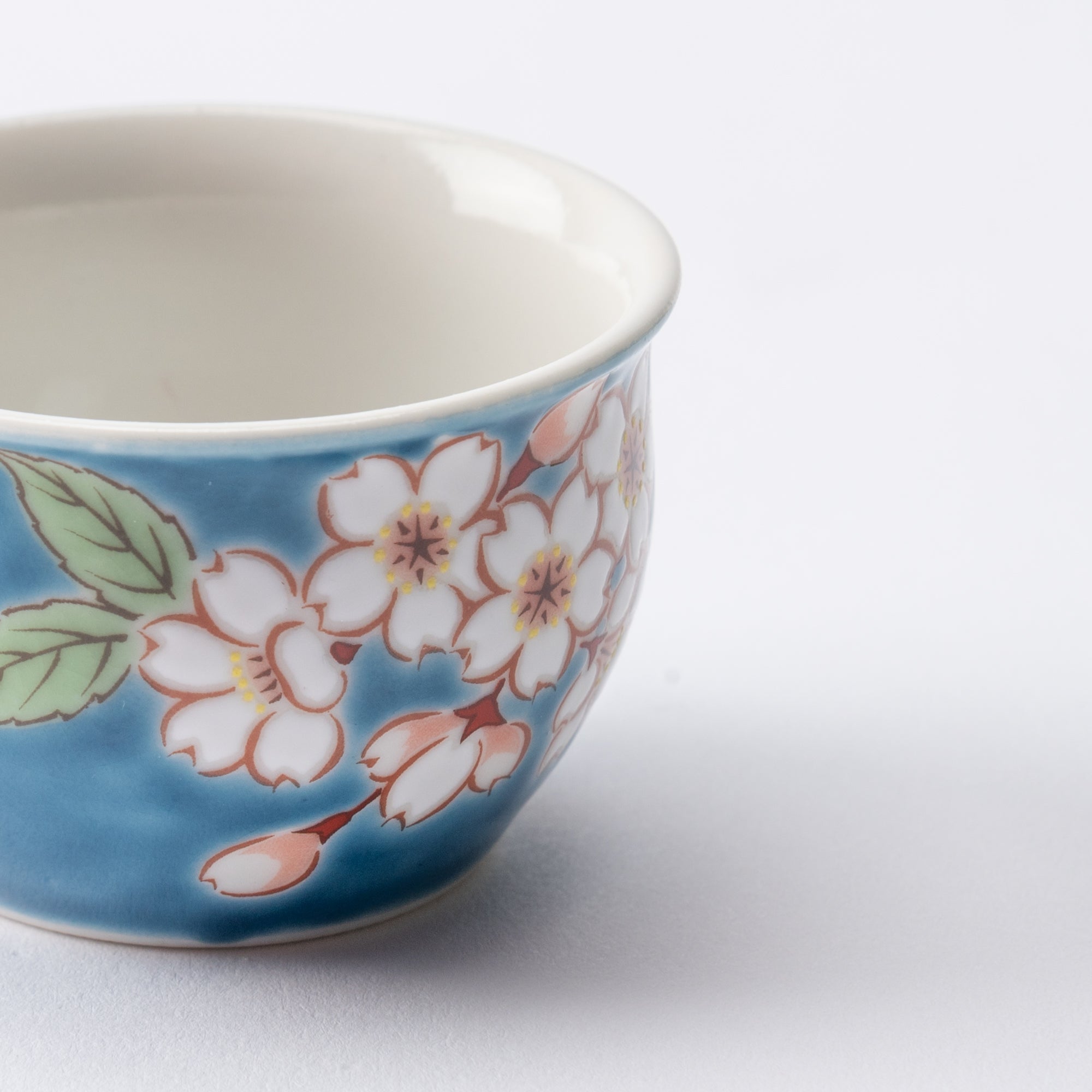 Juego de tazas de sake Ochoko con flores de temporada
