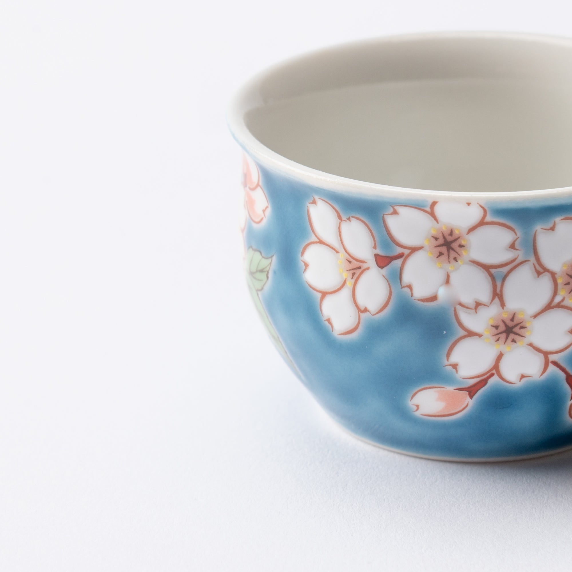 Juego de tazas de sake Ochoko con flores de temporada
