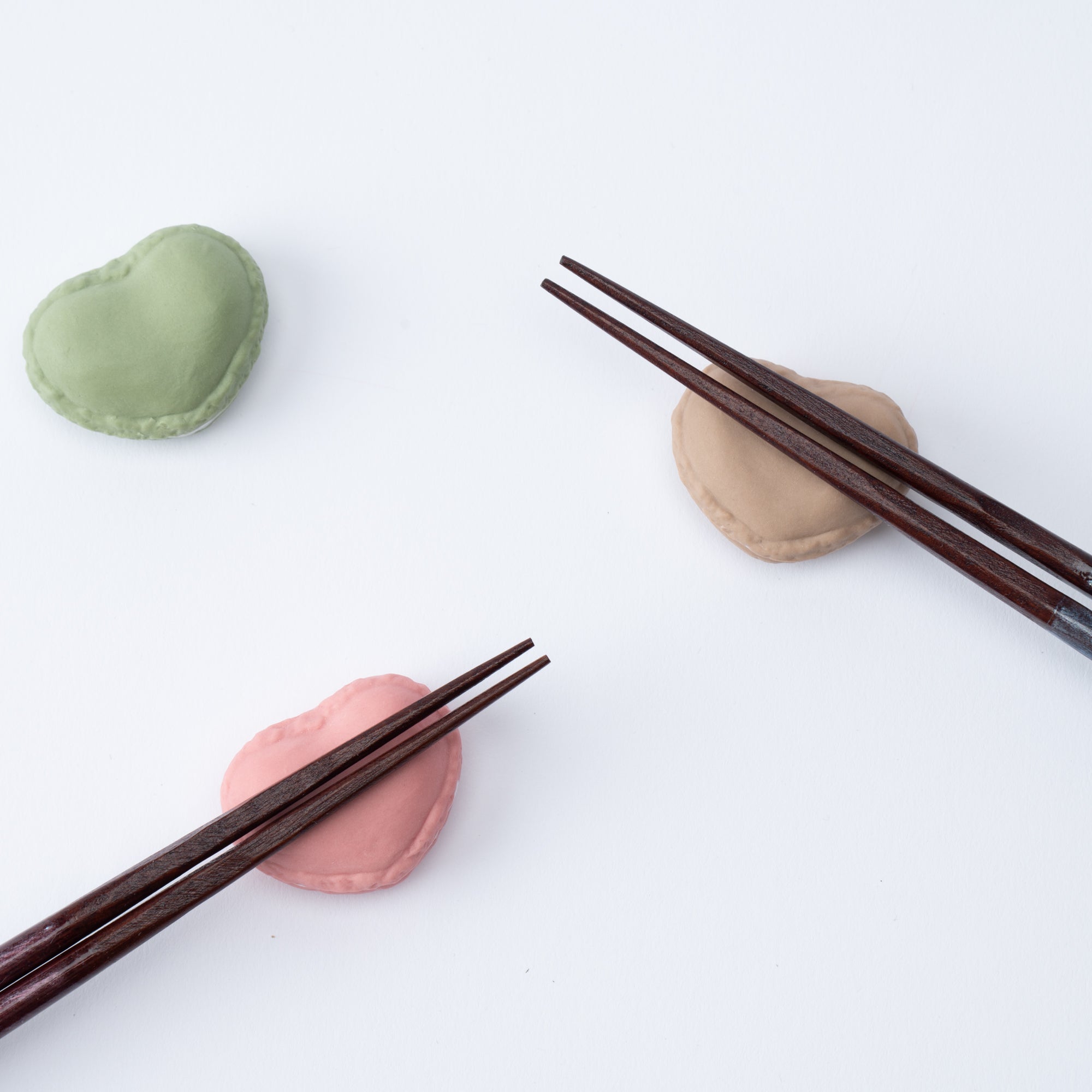 Reposapalillos para macarrones con forma de corazón
