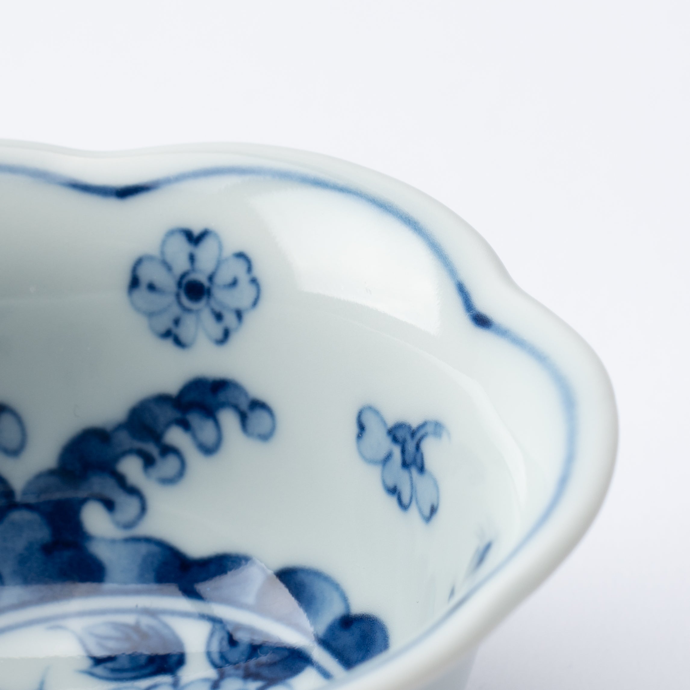 Petaled Rim Peony Kobachi Small Bowl