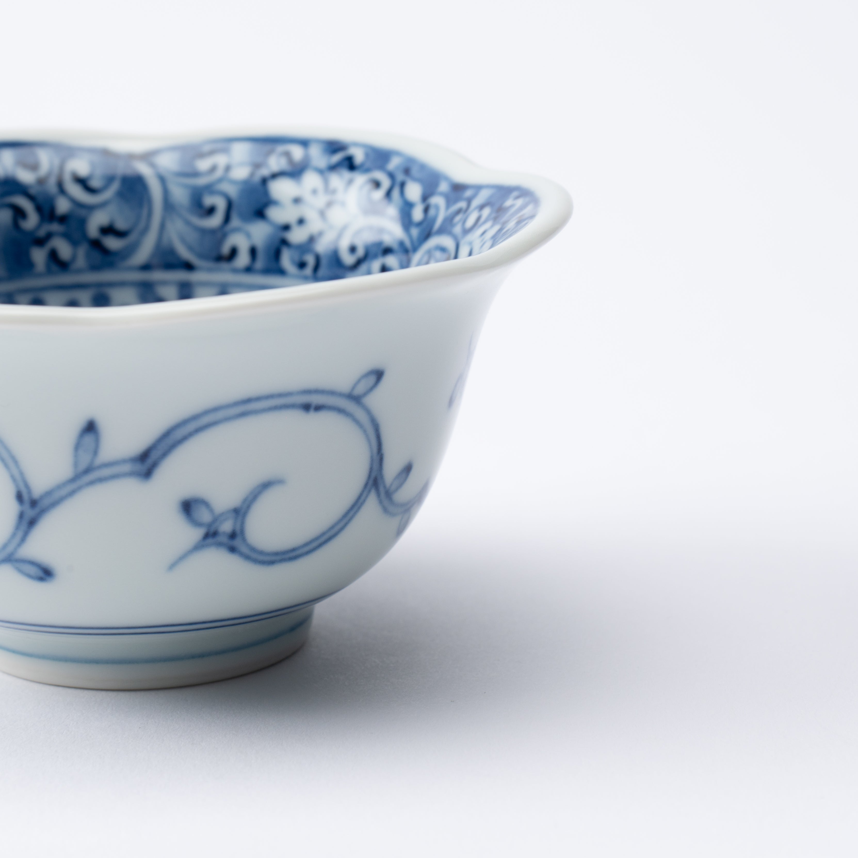 Petaled Rim Abundant Vines Kobachi Small Bowl