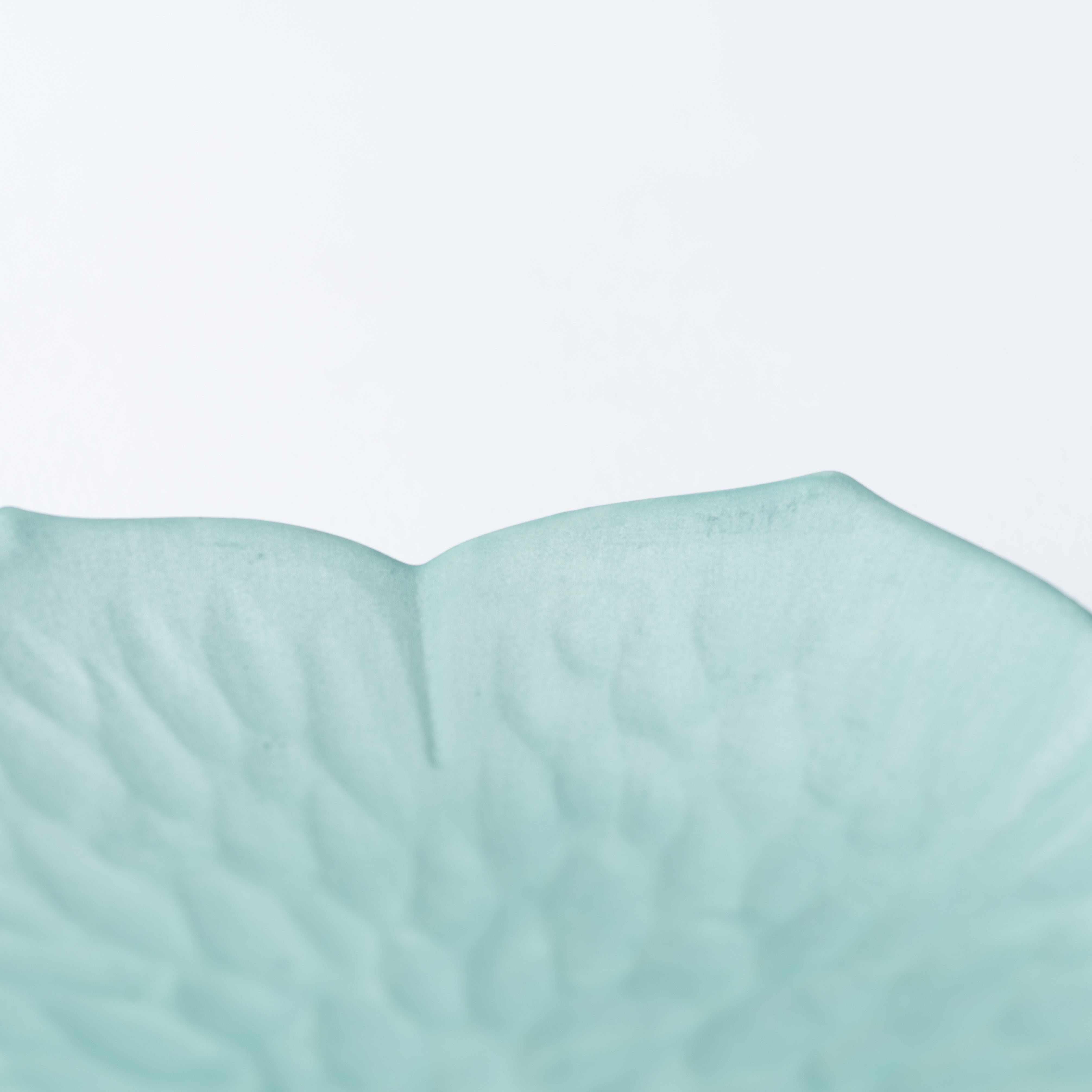 Plato auxiliar Kikyo Blossom verde suave