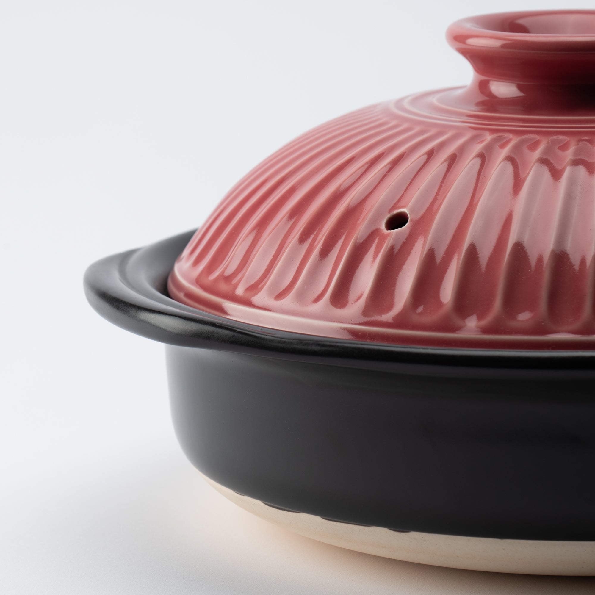 Kikka Pink Chrysanthemum Donabe Japanese Clay Pot for 2 to 3 Persons