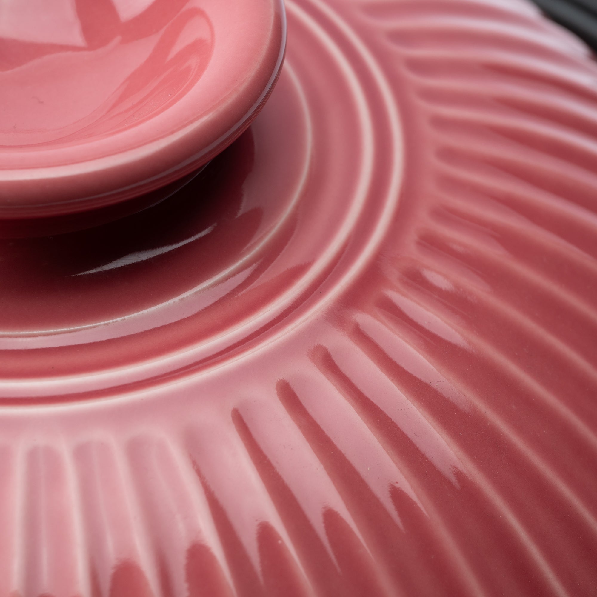 Kikka Pink Chrysanthemum Donabe Japanese Clay Pot for 3 to 4 Persons