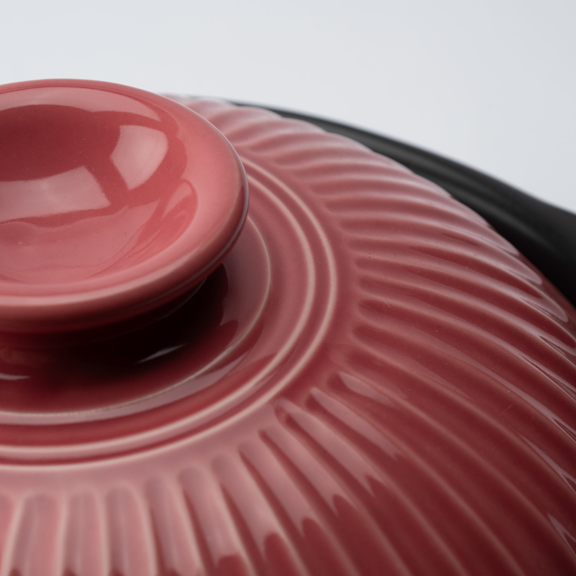 Kikka Pink Chrysanthemum Donabe Japanese Clay Pot for 2 to 3 Persons