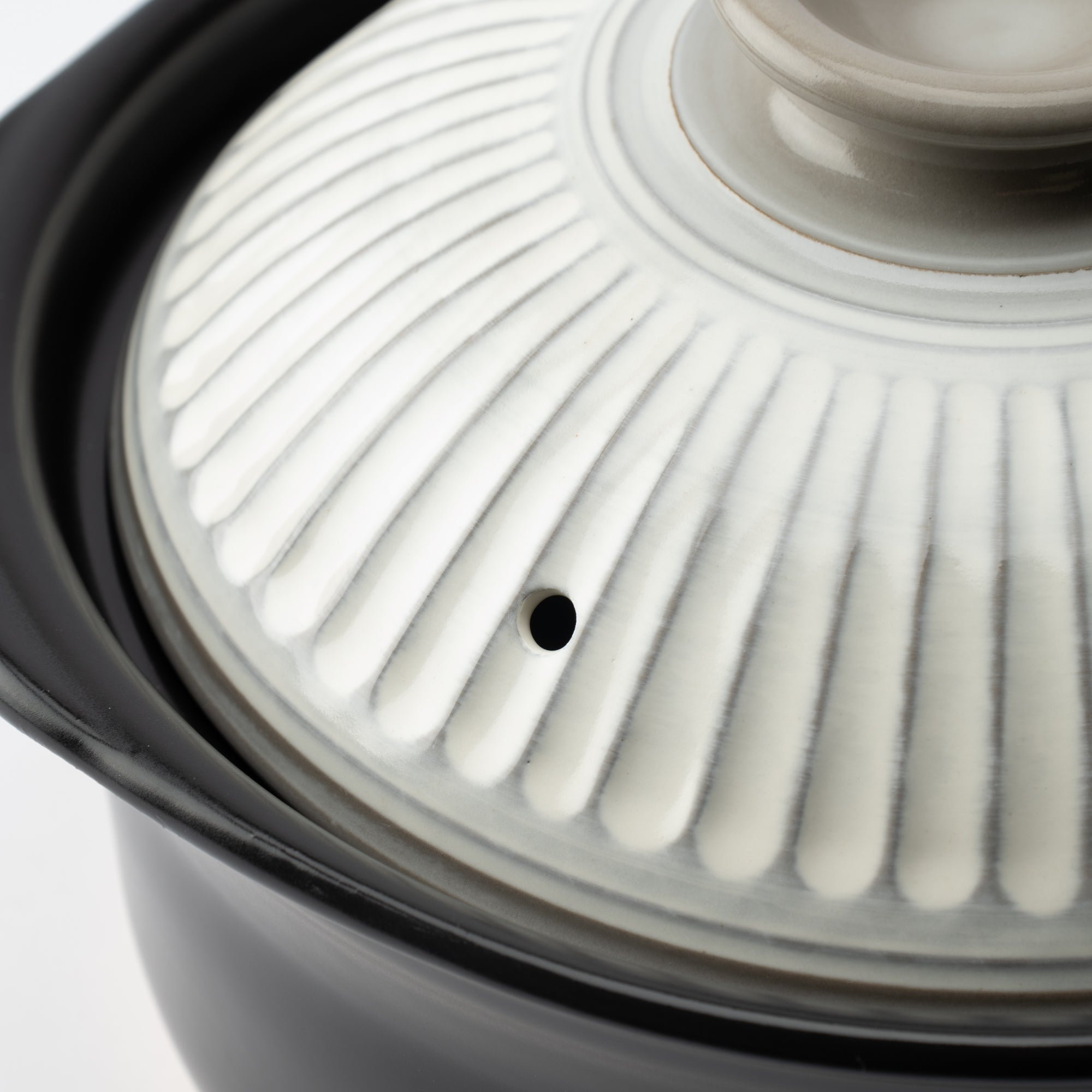 Kikka White Chrysanthemum Donabe Rice Cooker 5 Rice Cooker Cups (5 Gou)