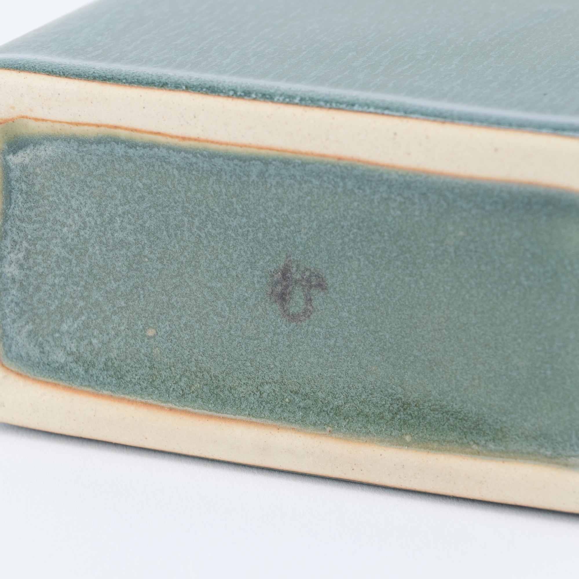 Porta utensilios rectangular con esmalte terroso