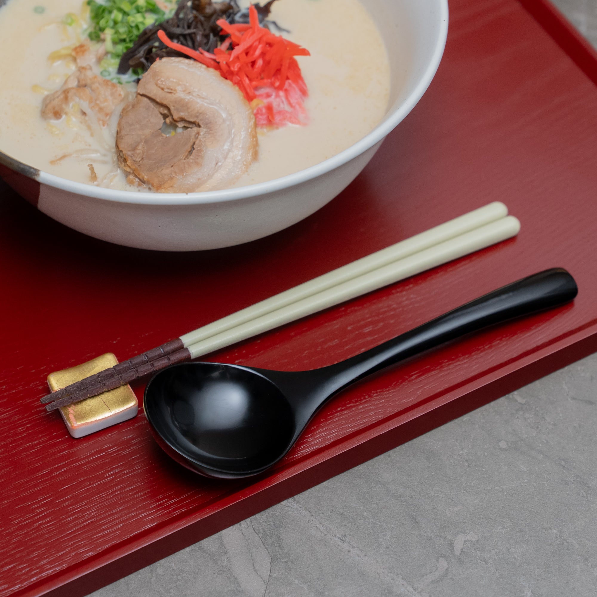 Round Grossy Lacquered Ramen Spoon