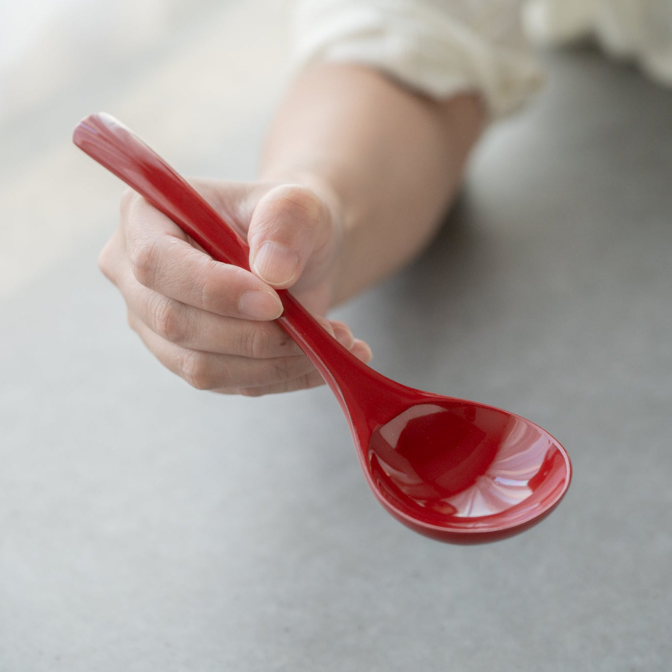 Round Grossy Lacquered Ramen Spoon