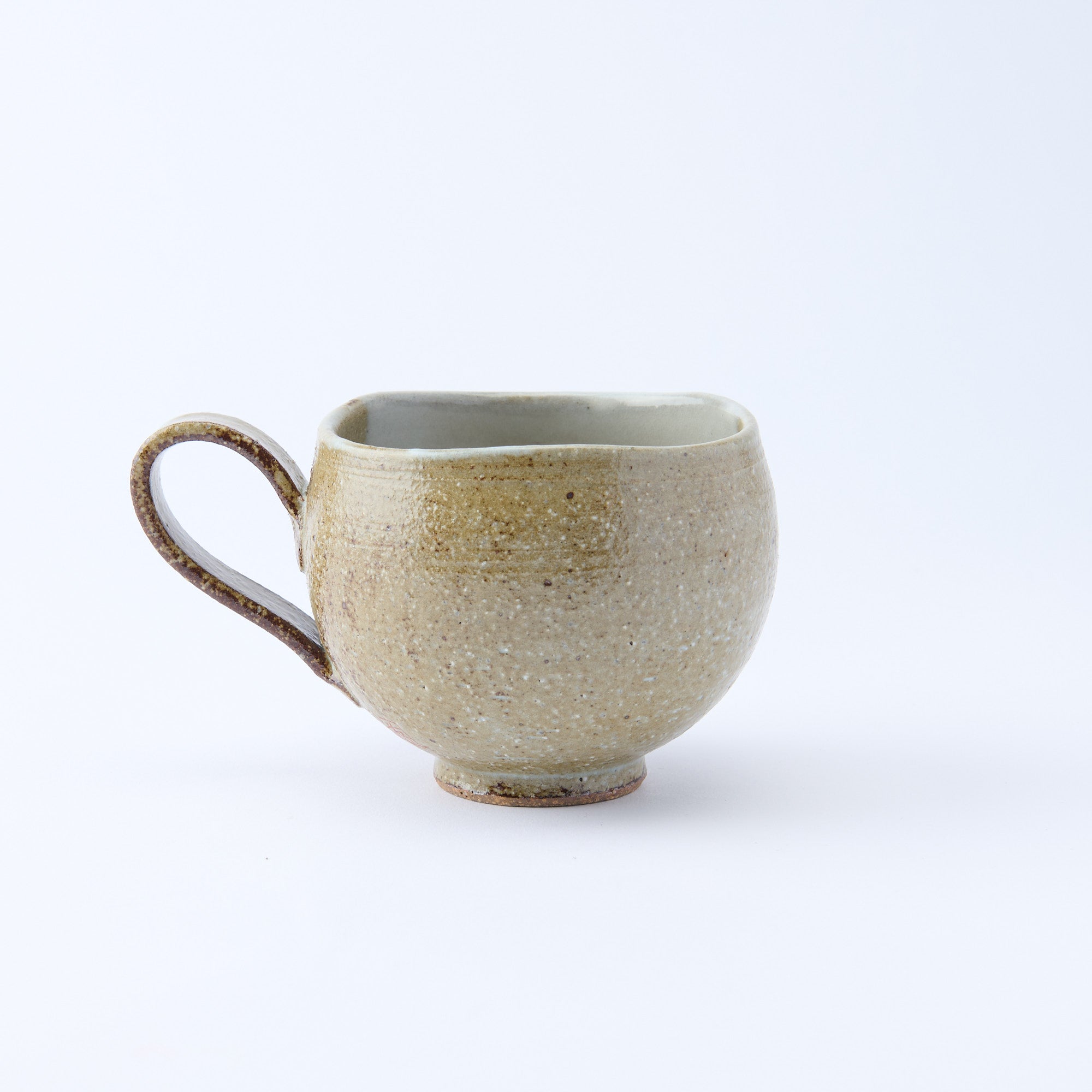 Animals in Sunny Spot Round Mug