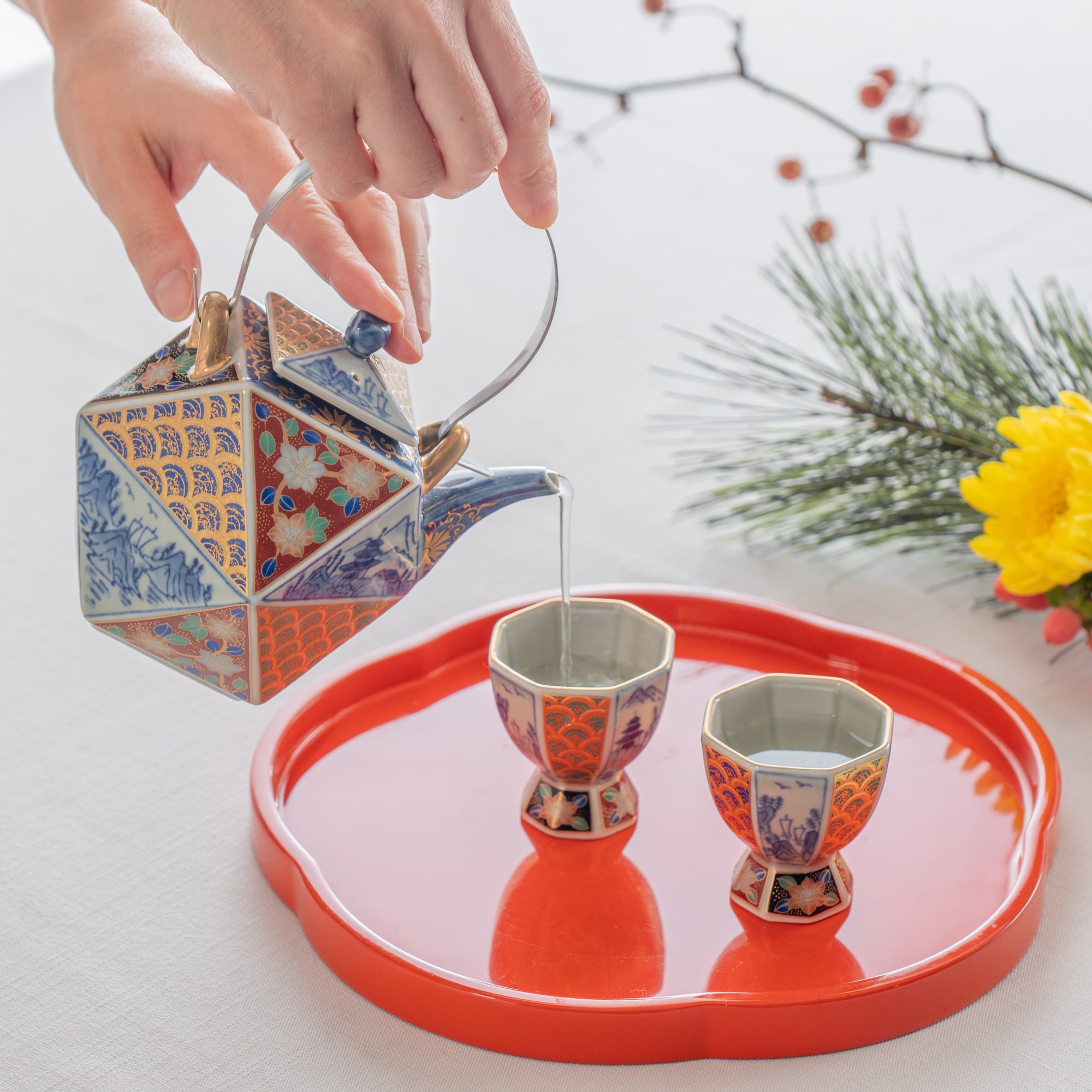 Old Imari Kinrande Sake Set