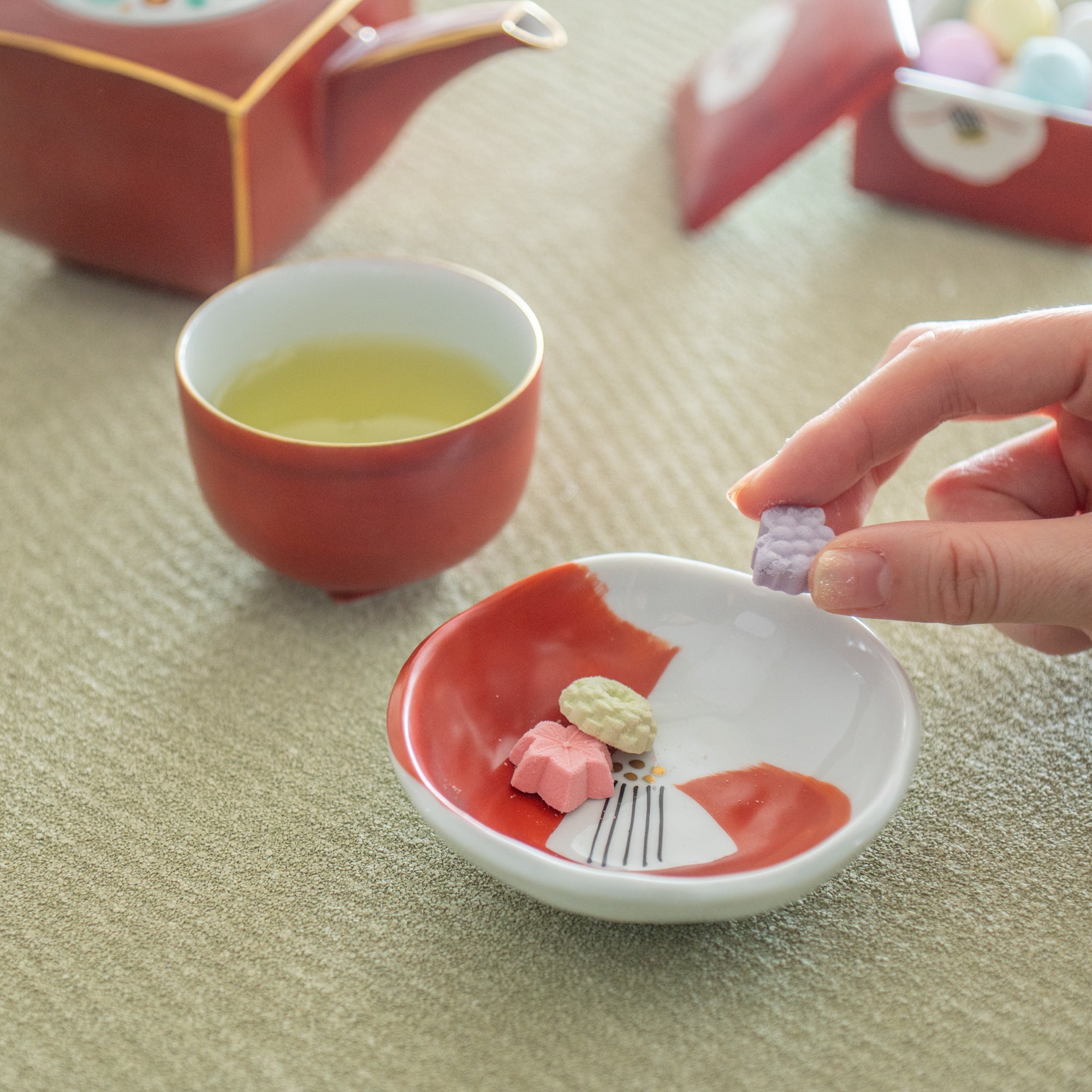 Camellia Sauce Plate Set