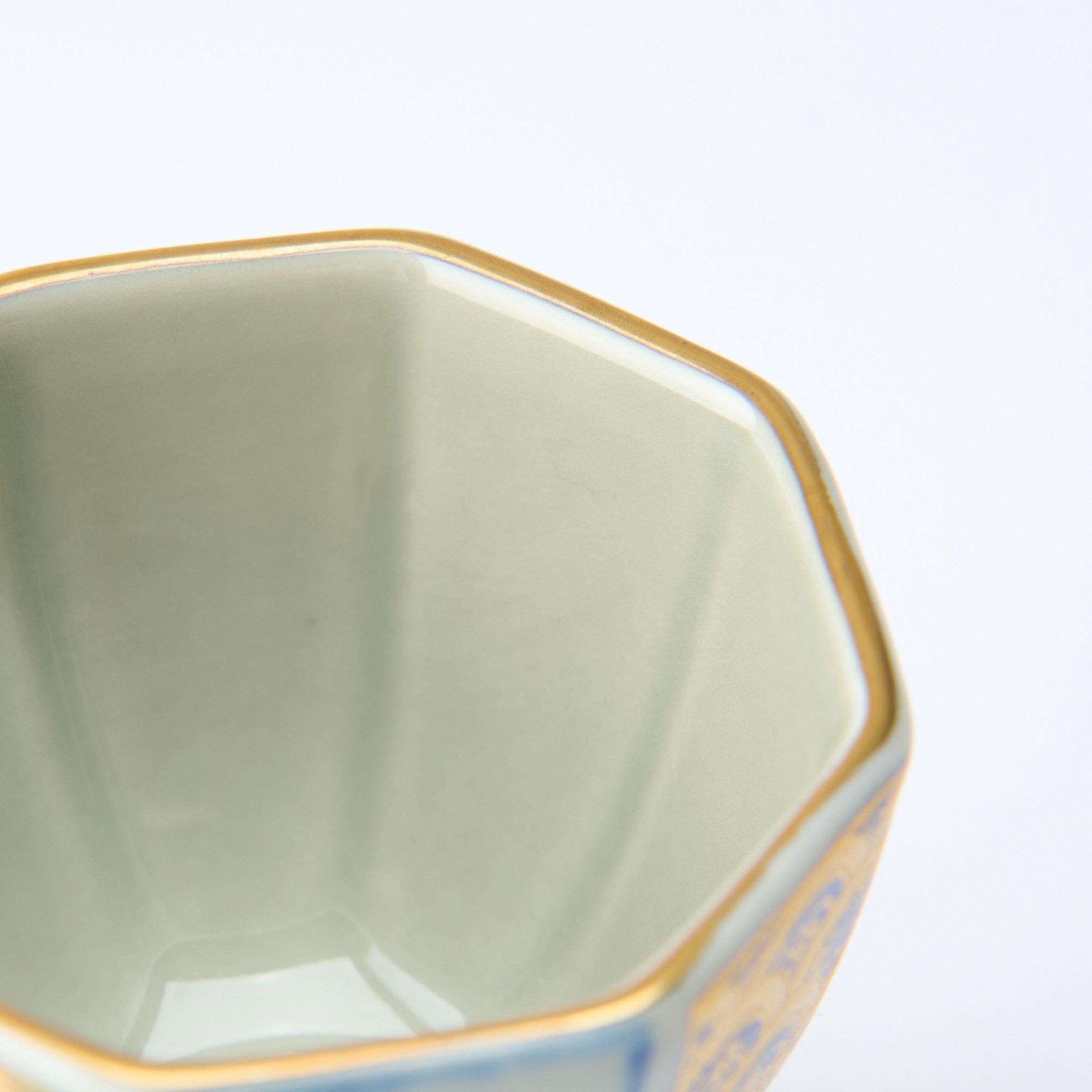 Antiguo juego de sake Imari Kinrande