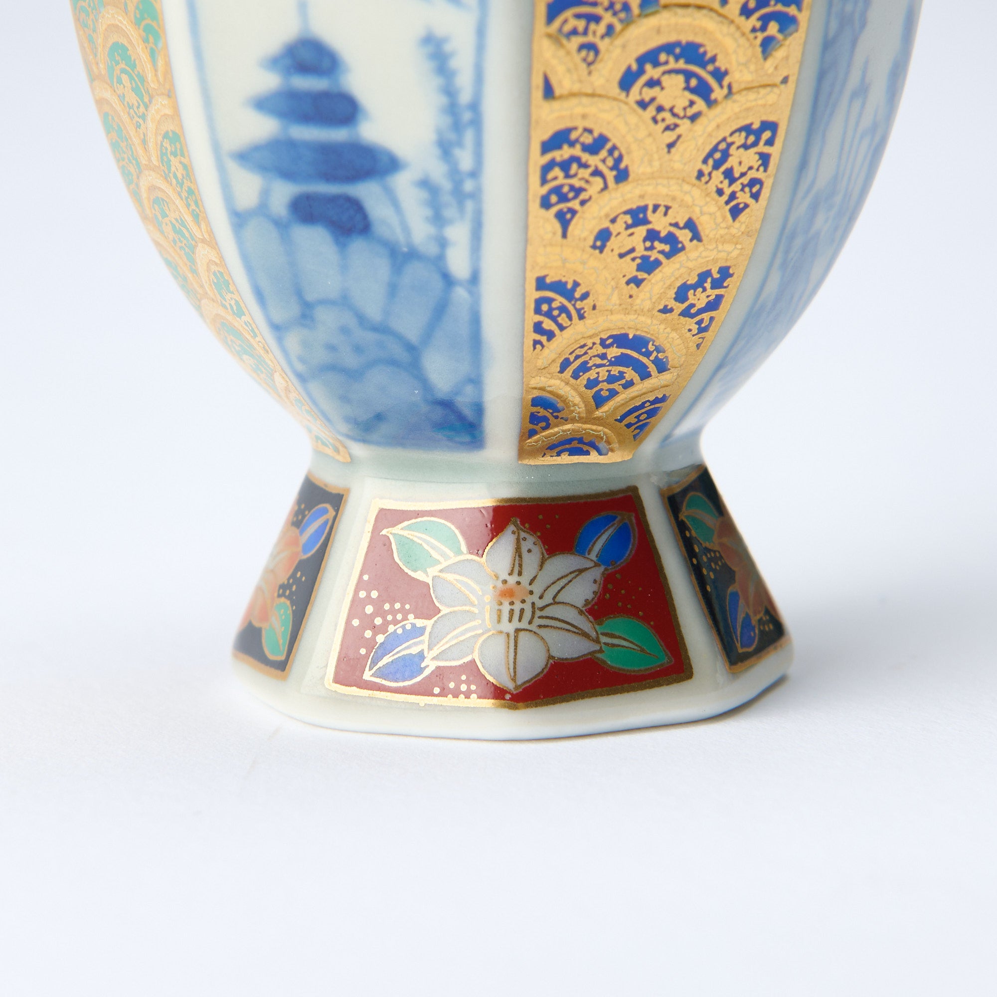 Antiguo juego de sake Imari Kinrande