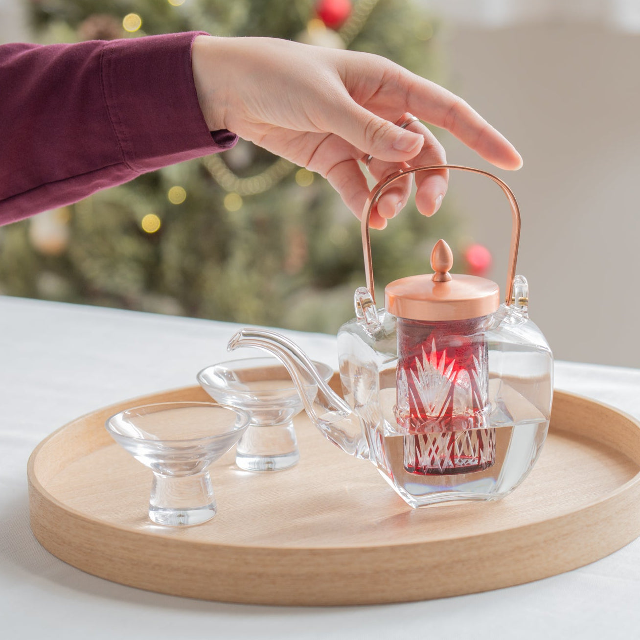 Olla de sake con brillo carmesí