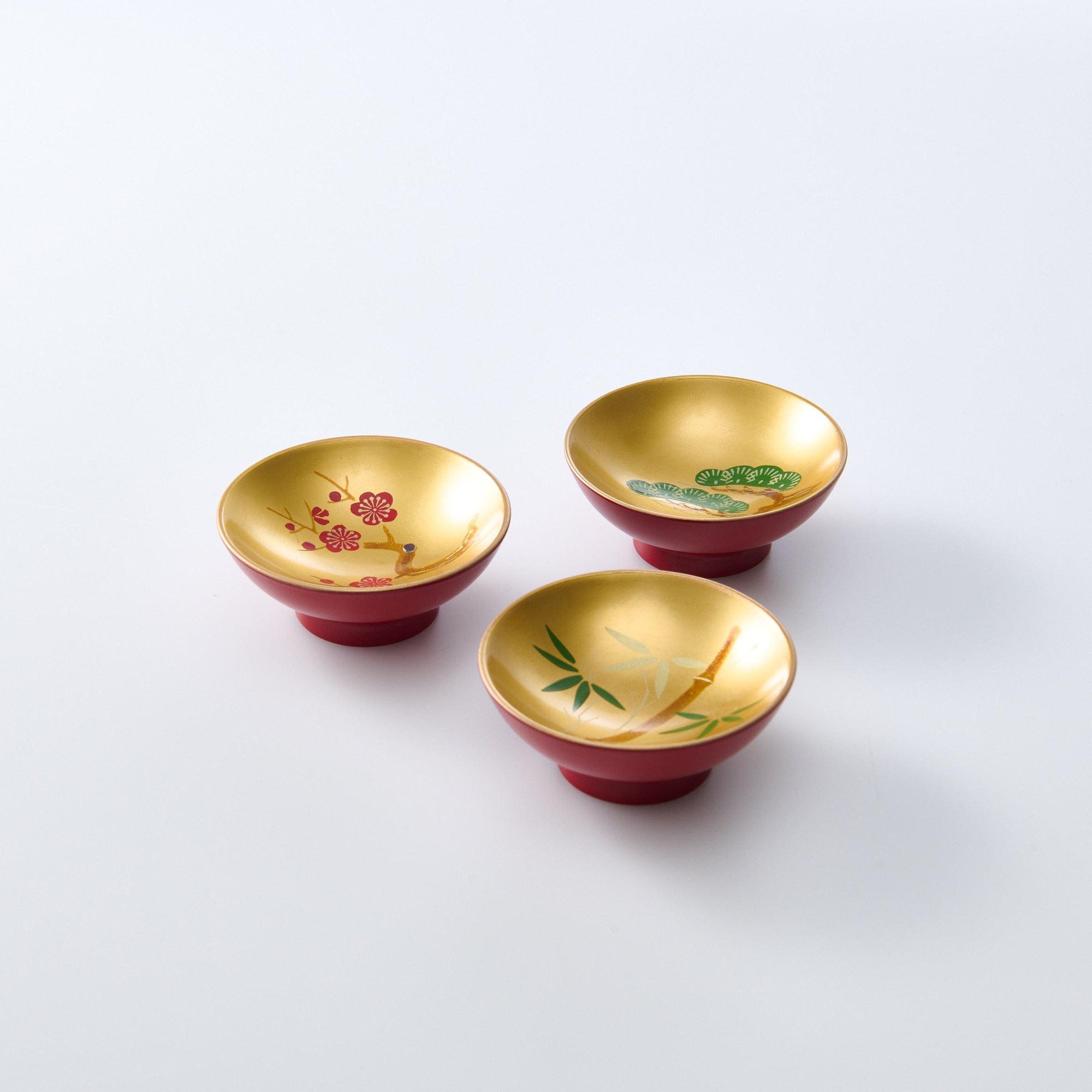 Juego de 3 copas de sake planas Sakazuki de pino, bambú y ciruela