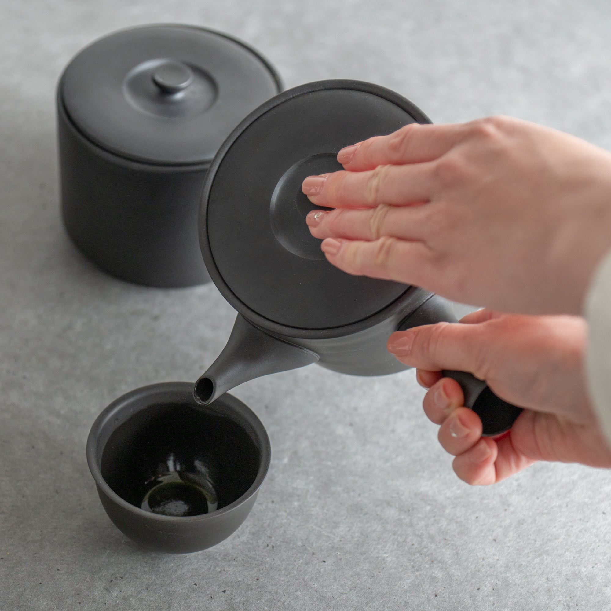 IROIRO Cylindrical Japanese Teapot 15.5 fl oz