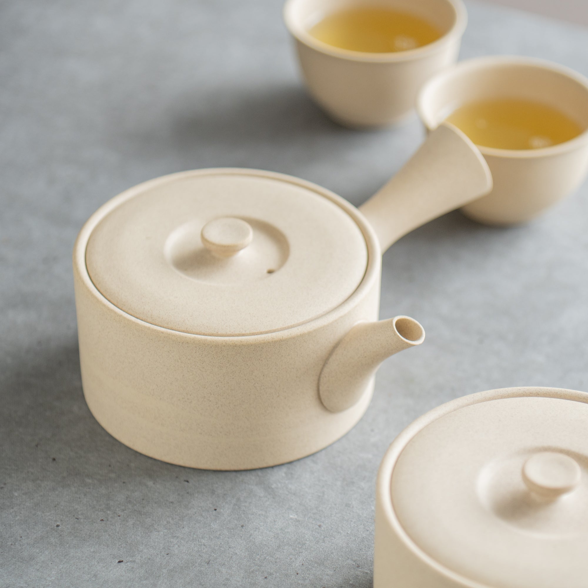 IROIRO Cylindrical Japanese Teapot 15.5 fl oz