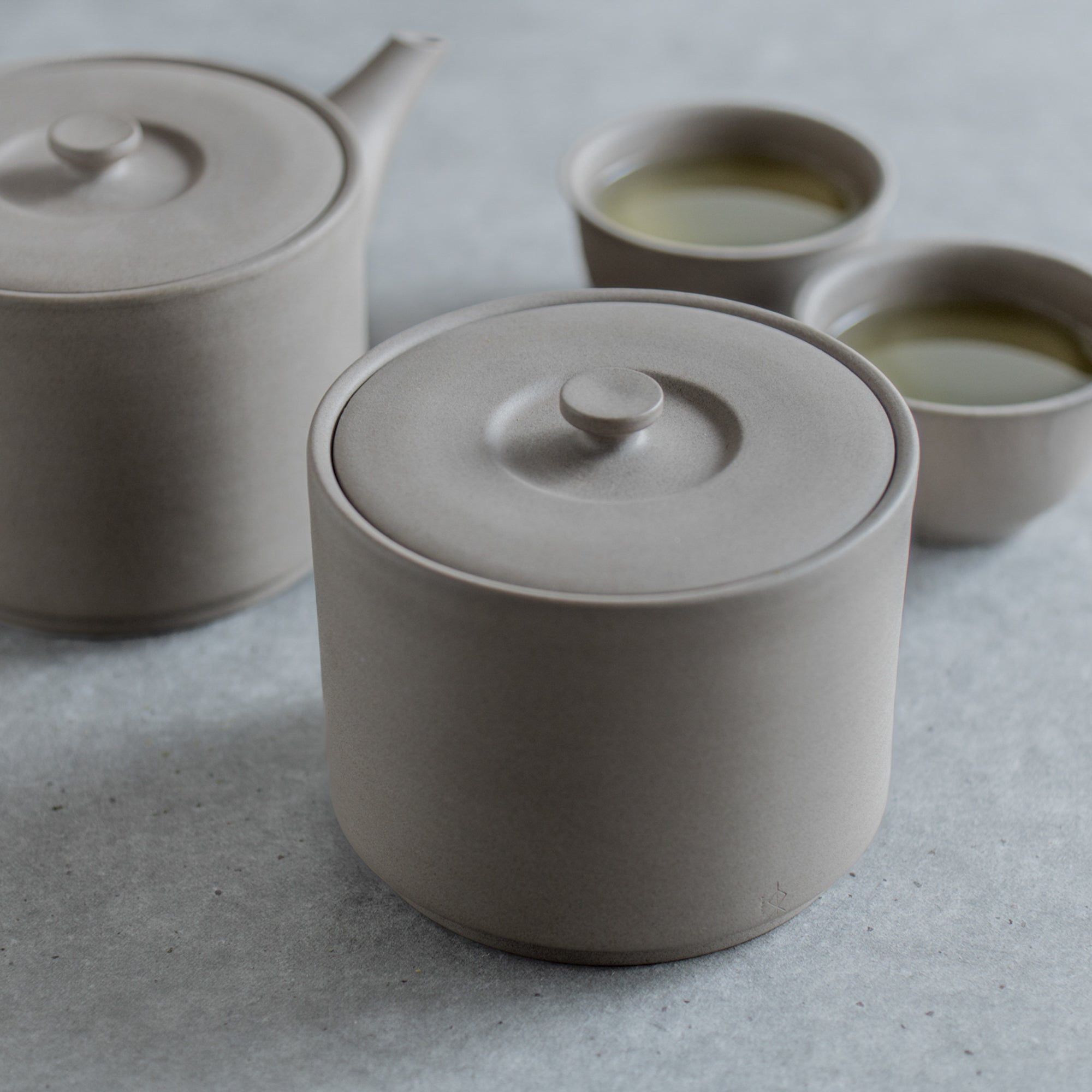 IROIRO Tea Canister 23.7 fl oz