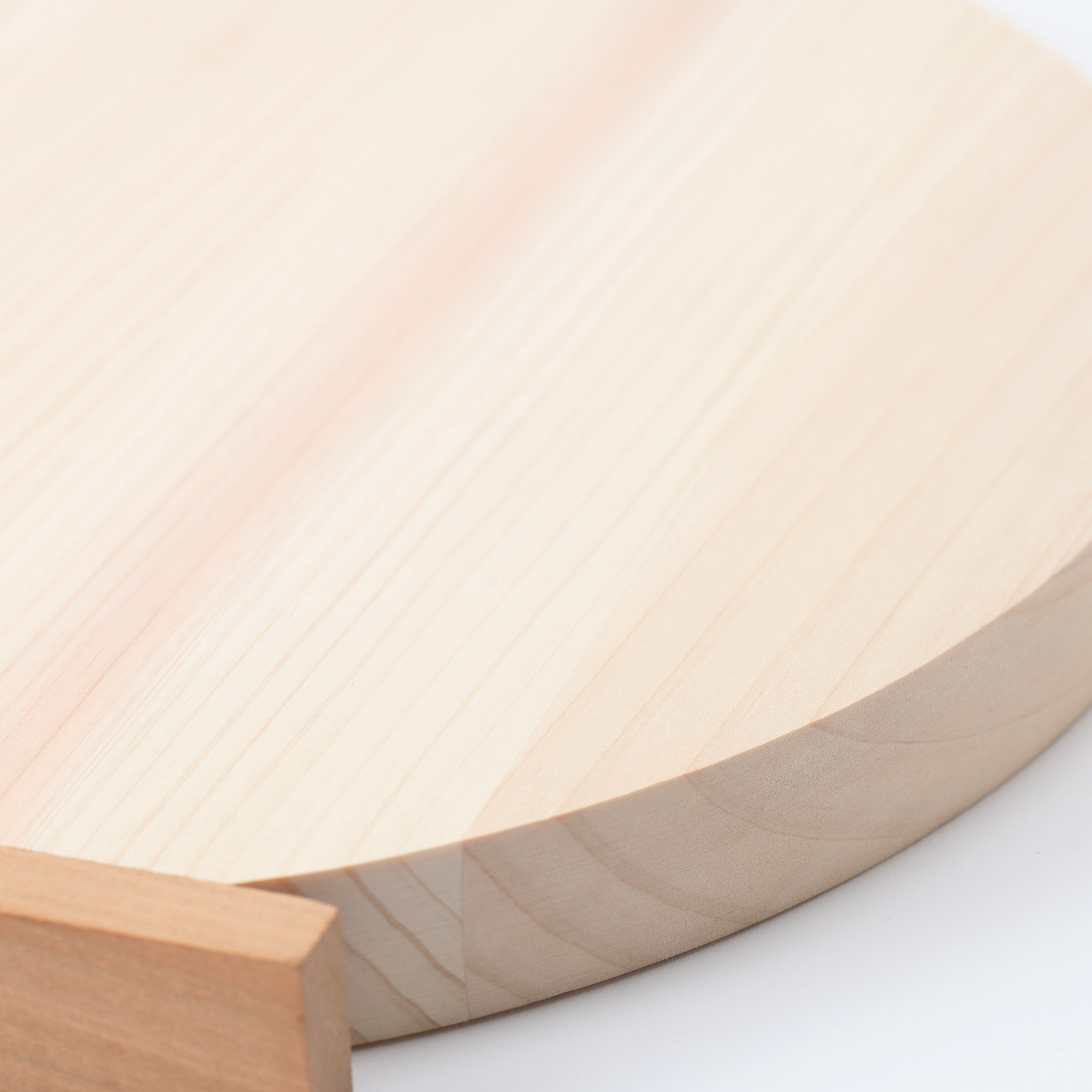 Tono Hinoki Round Cutting Board with Stand