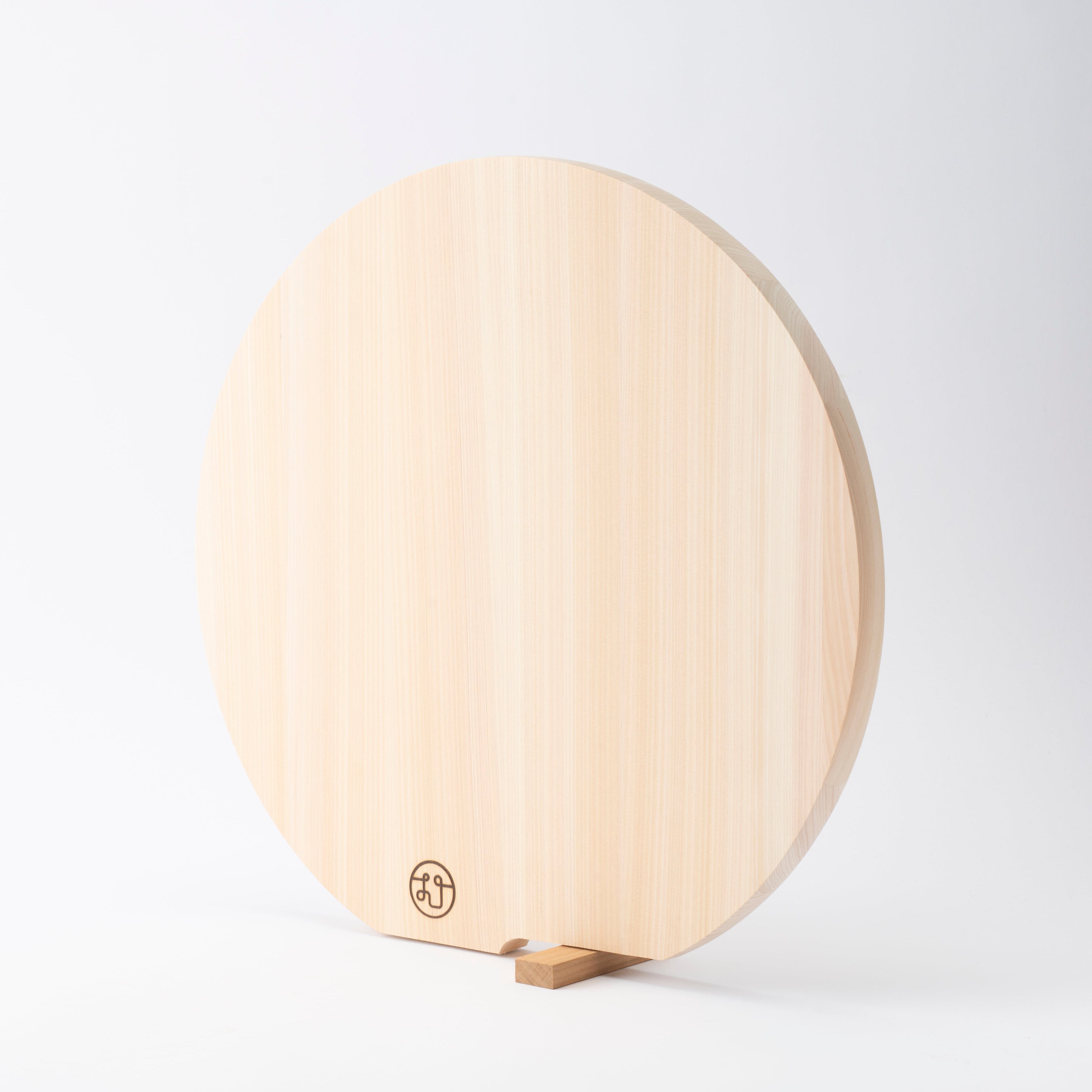 Tono Hinoki Round Cutting Board with Stand