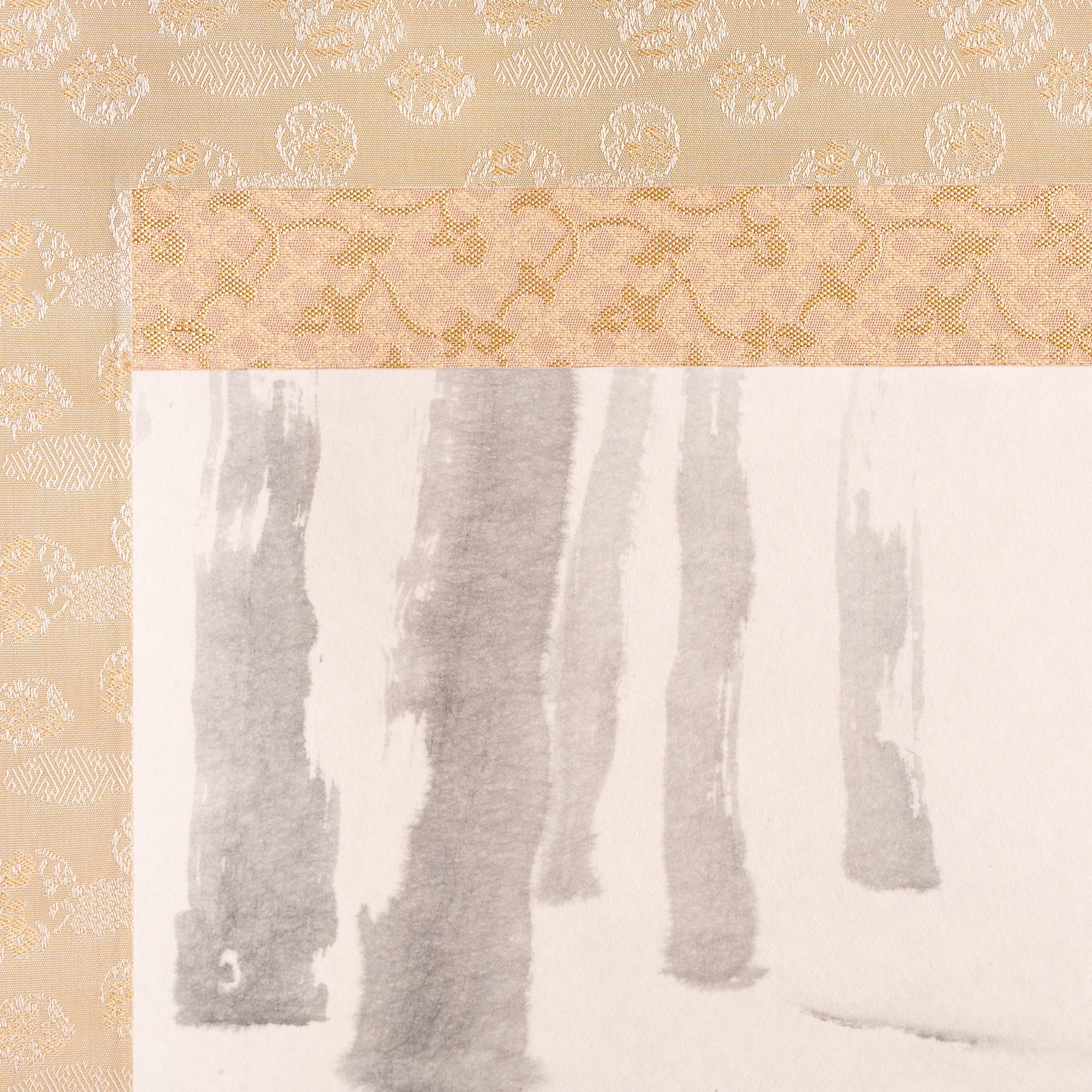 The Glancing-Back Cat Kakejiku Hanging Scroll