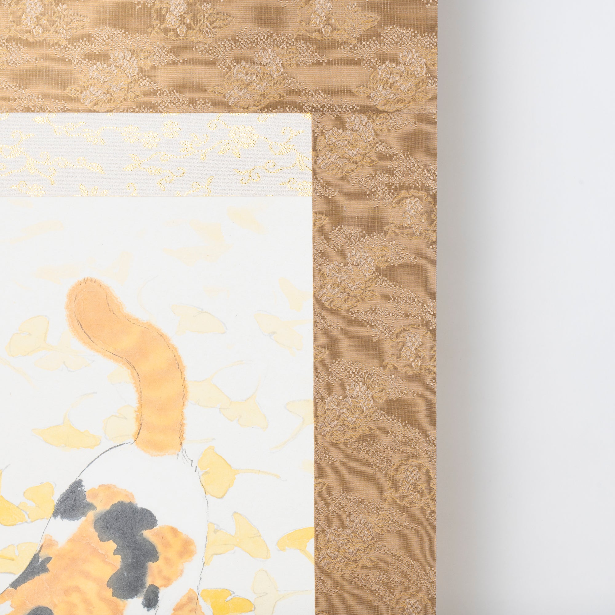 Cat and Ginkgo Leaves Kakejiku Hanging Scroll