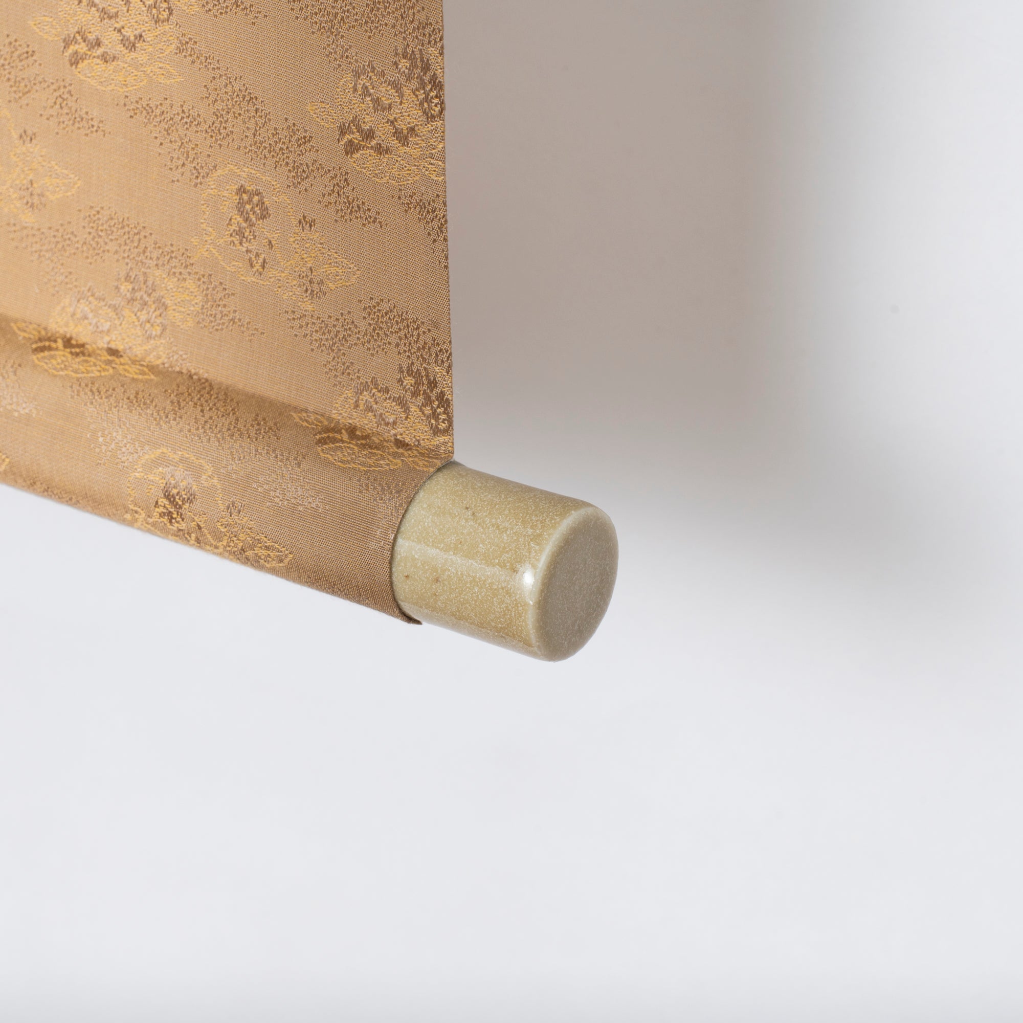 Cat and Ginkgo Leaves Kakejiku Hanging Scroll