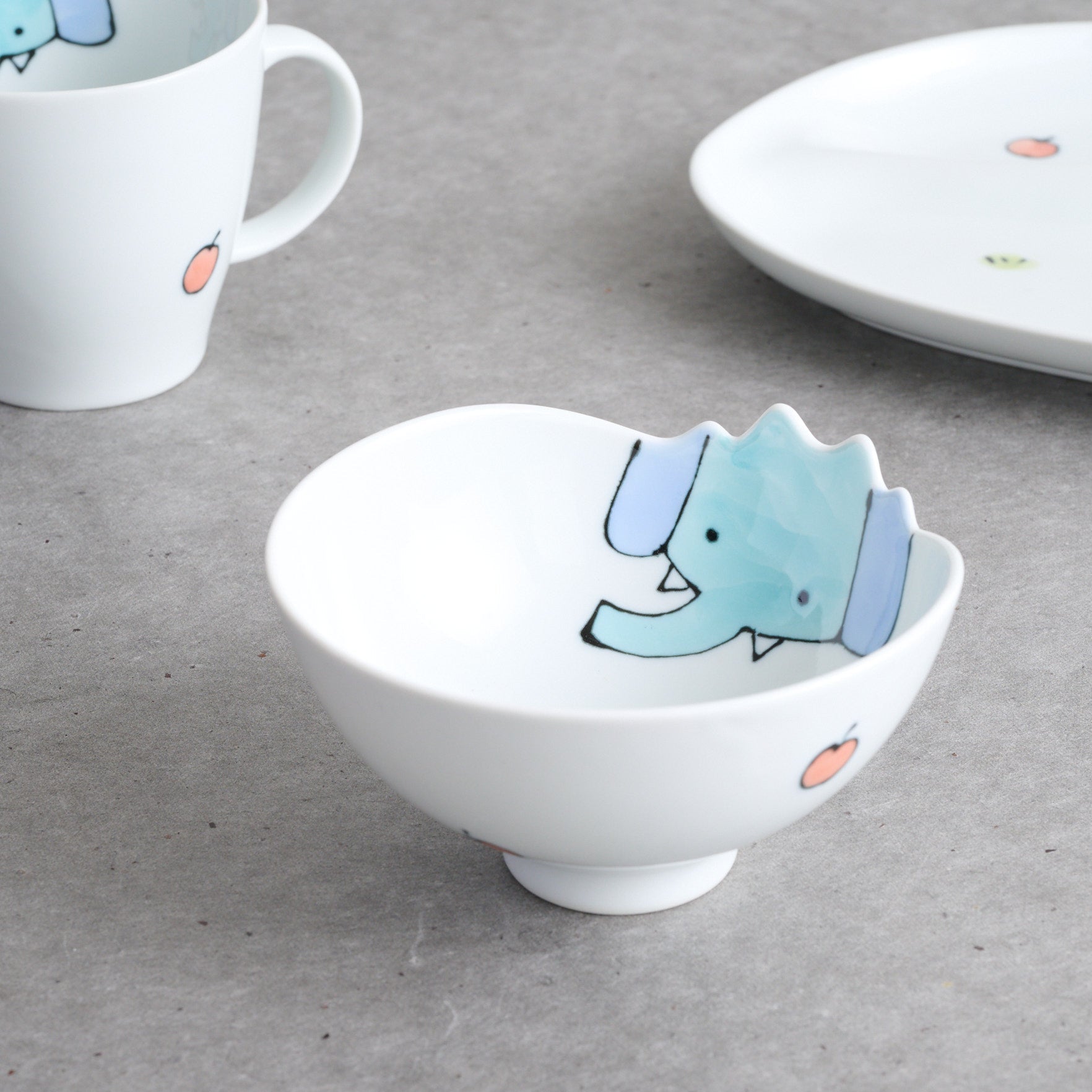 Rim-Peeking Animals Designed Japanese Rice Bowl