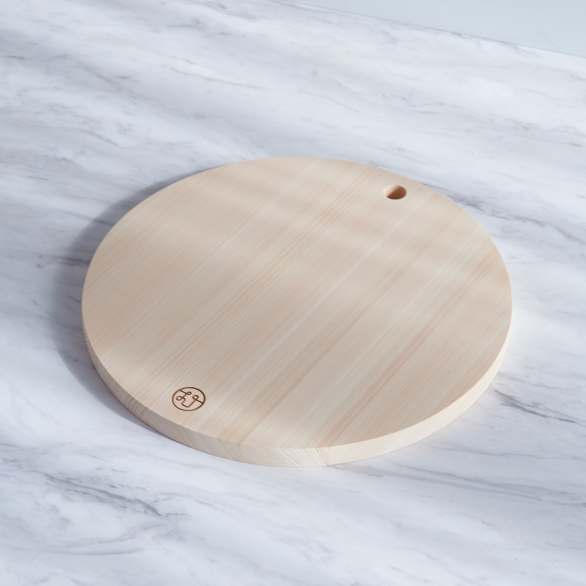 Tono Hinoki Round Cutting Board with Hole