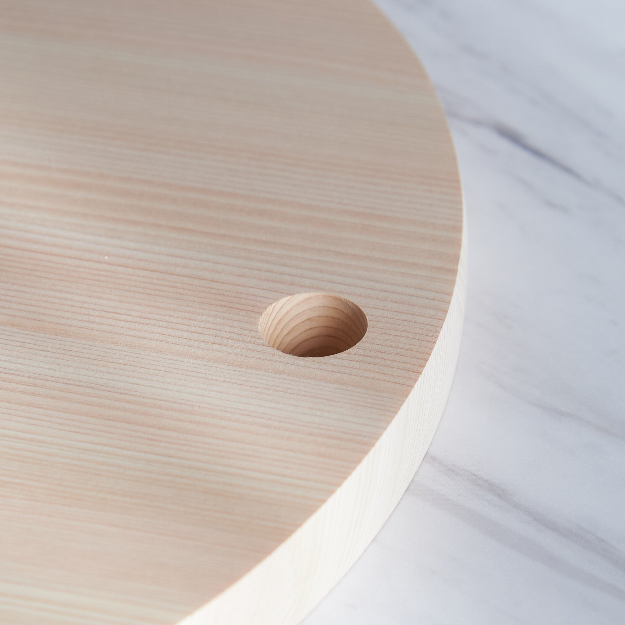 Tono Hinoki Round Cutting Board with Hole
