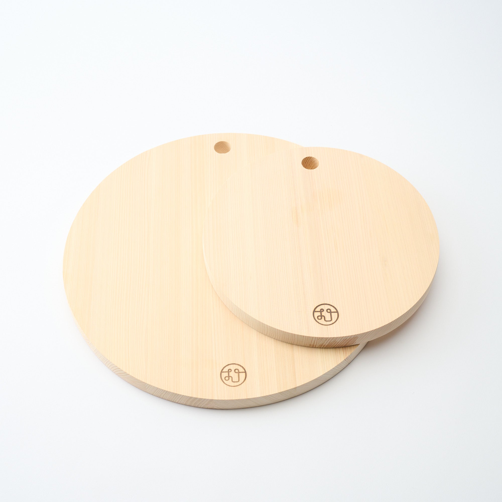 Tono Hinoki Round Cutting Board with Hole