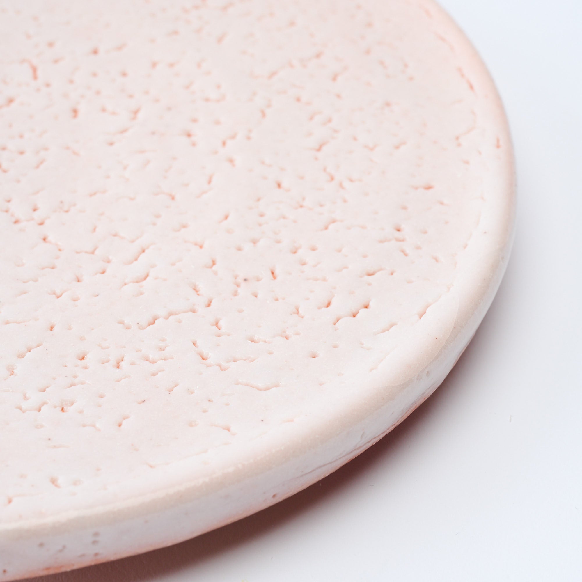 Shino Blush Footed Round Dinner Plate