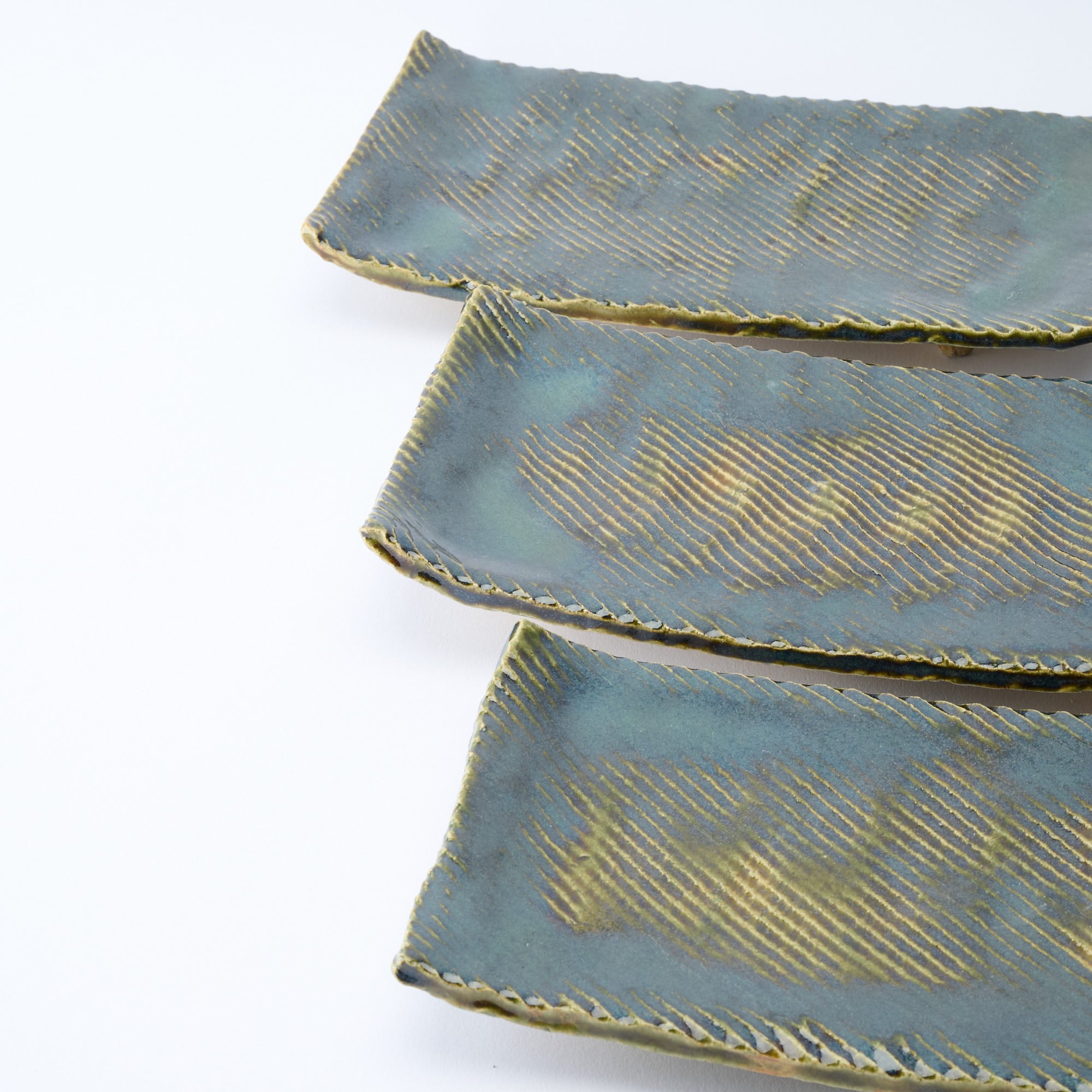 Oribe Footed Rectangular Dinner Plate