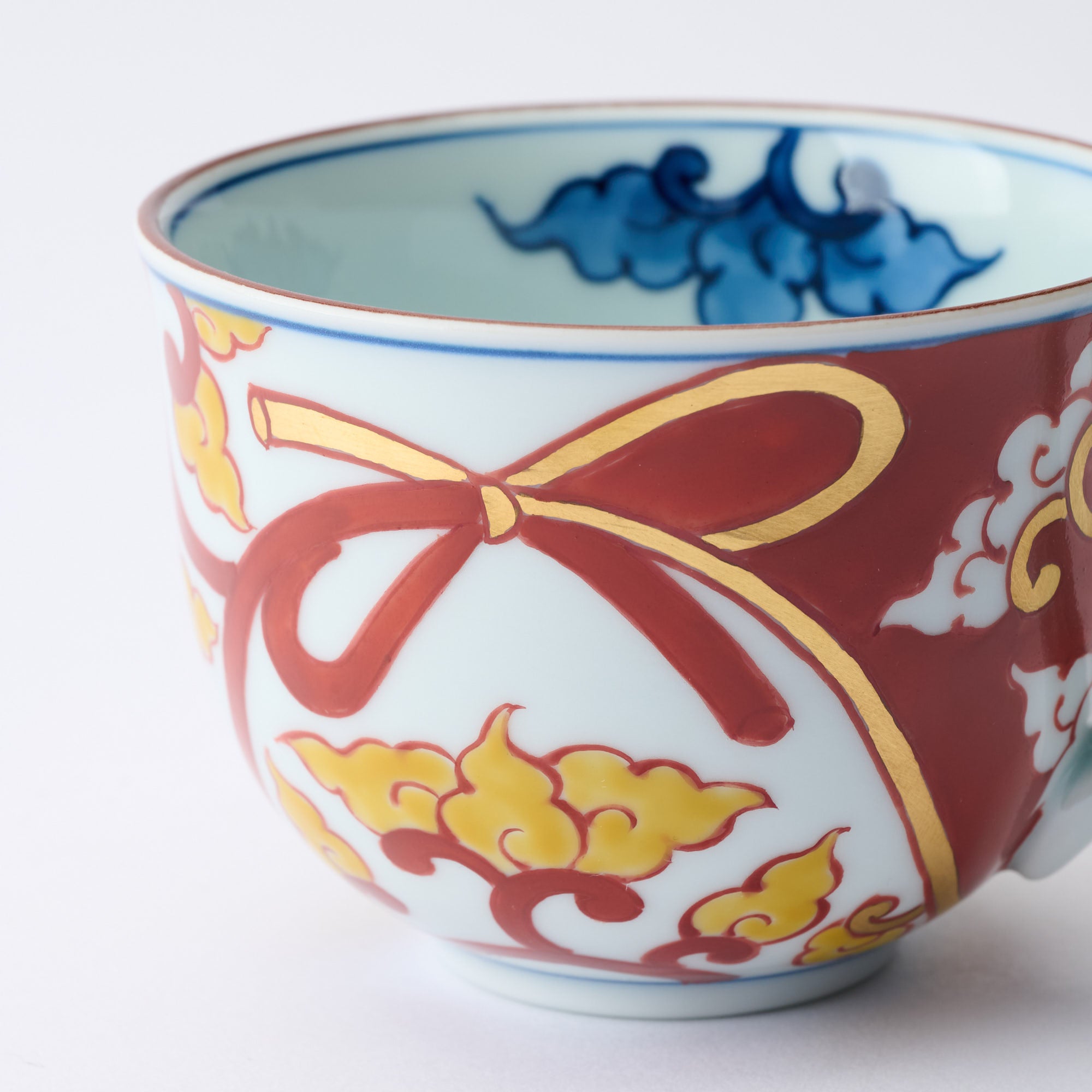 Akae Knotted Arabesque Cup and Saucer