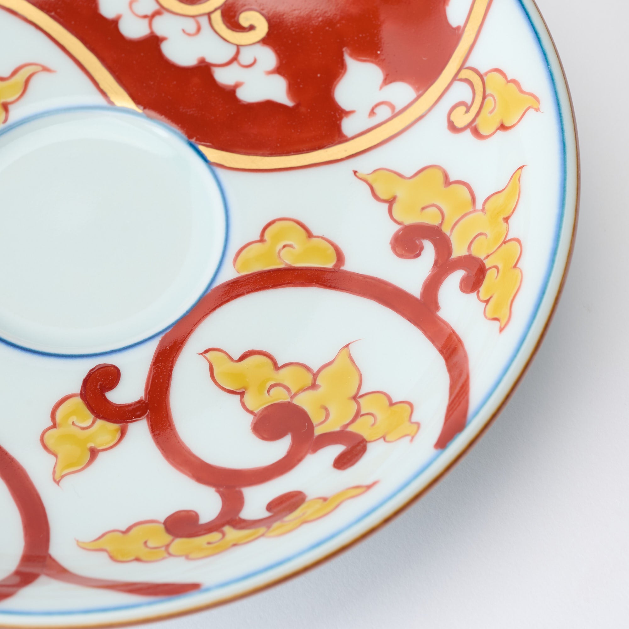 Akae Knotted Arabesque Cup and Saucer