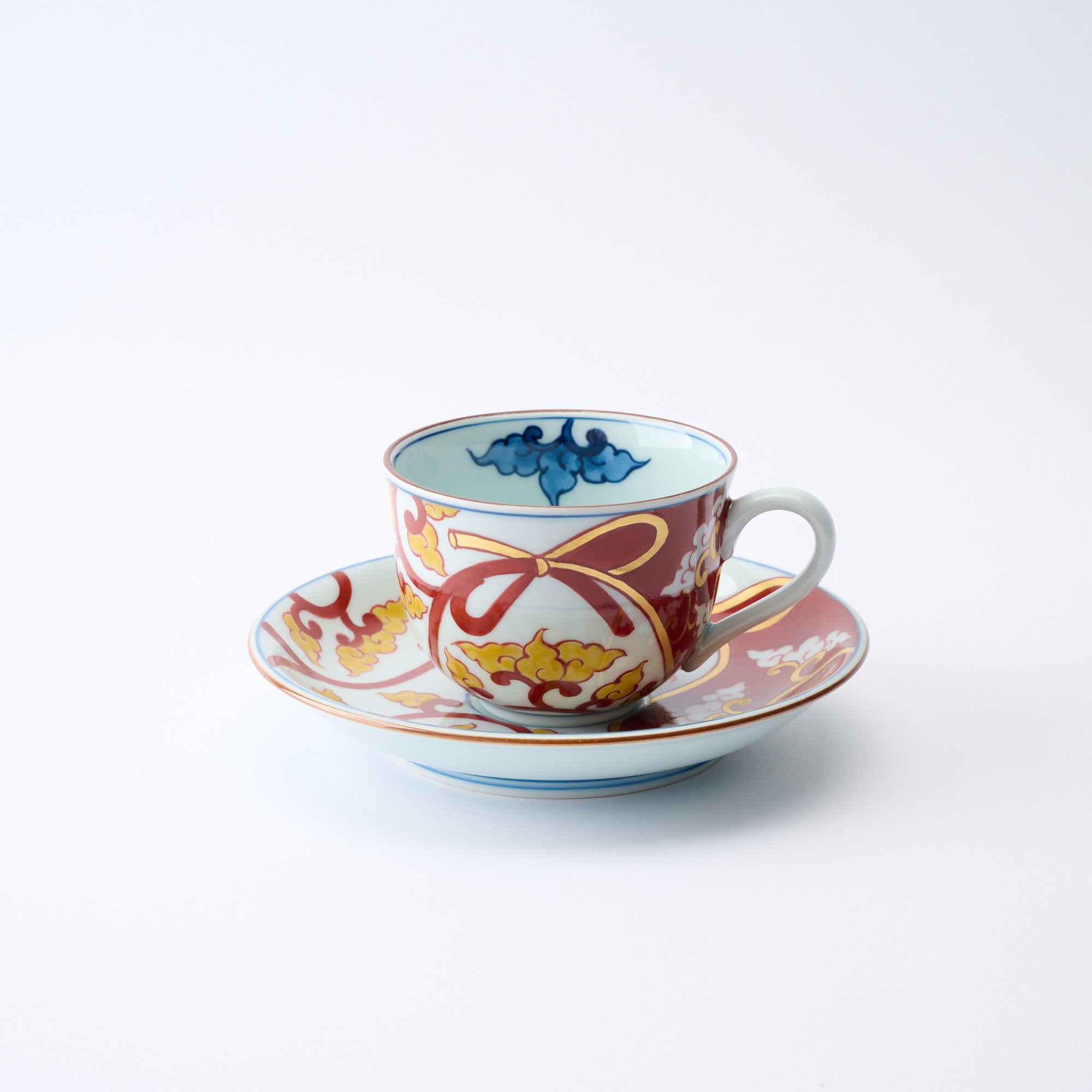 Akae Knotted Arabesque Cup and Saucer