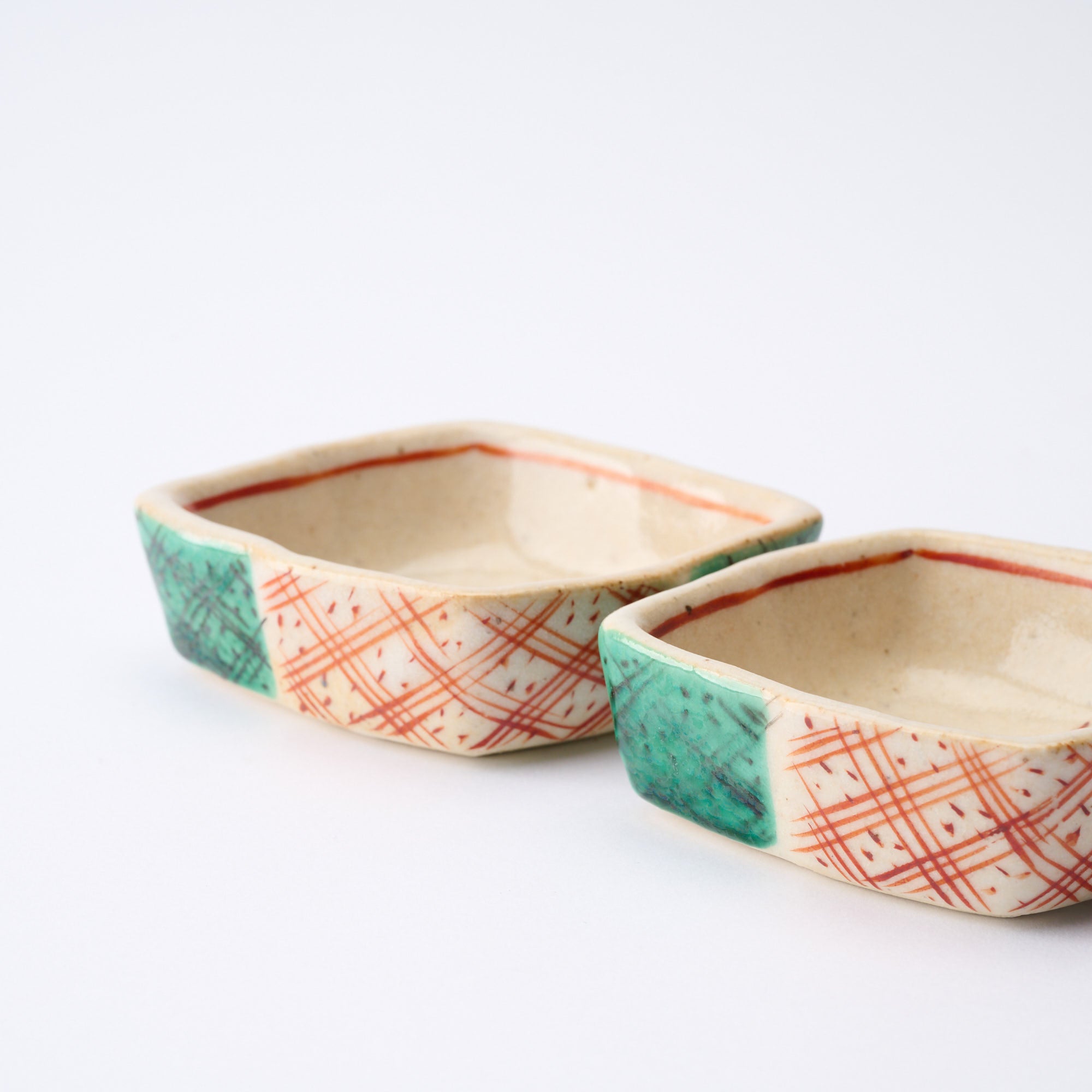 Akae Diamond Pattern Sauce Plate