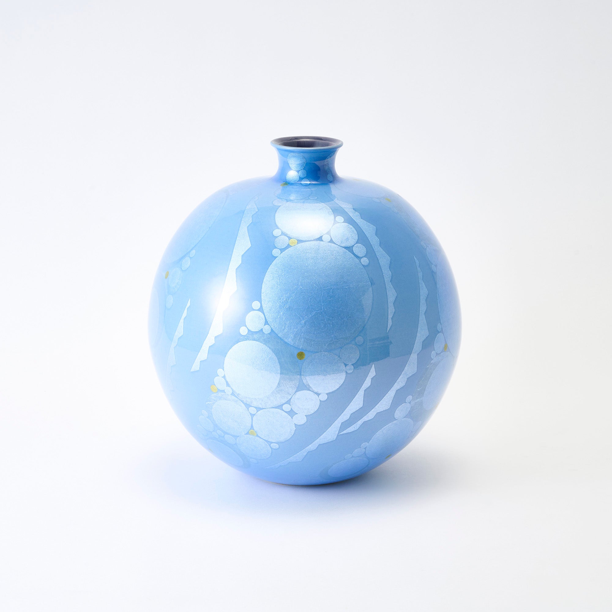 Yuri-Ginsai Pale Azure Circular Pattern Vase