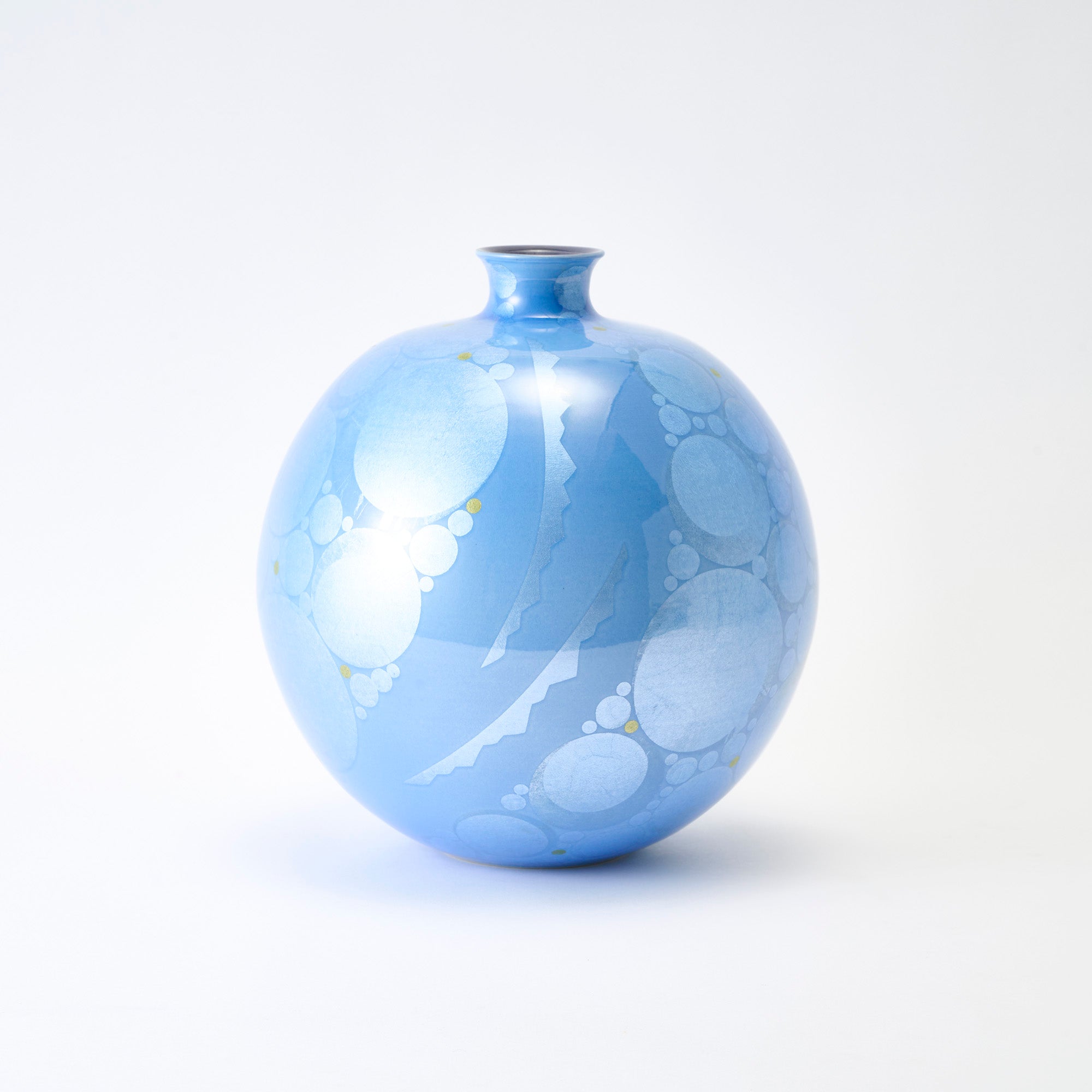 Yuri-Ginsai Pale Azure Circular Pattern Vase
